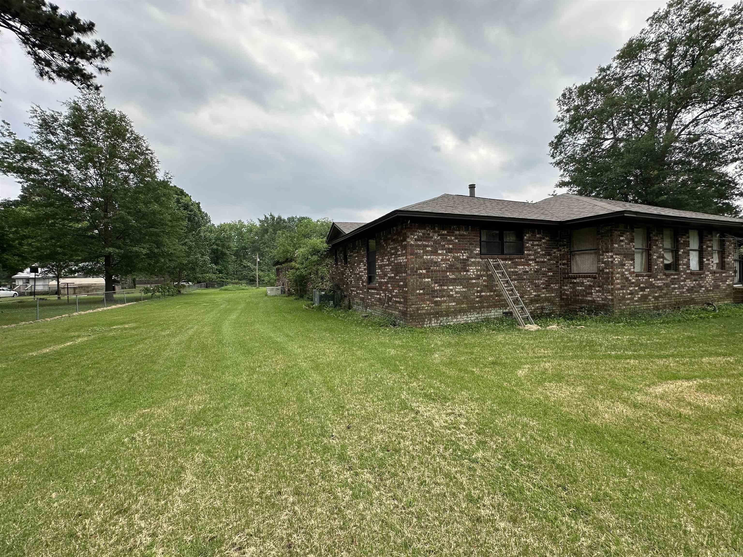 303 W Curran  Des Arc, AR
