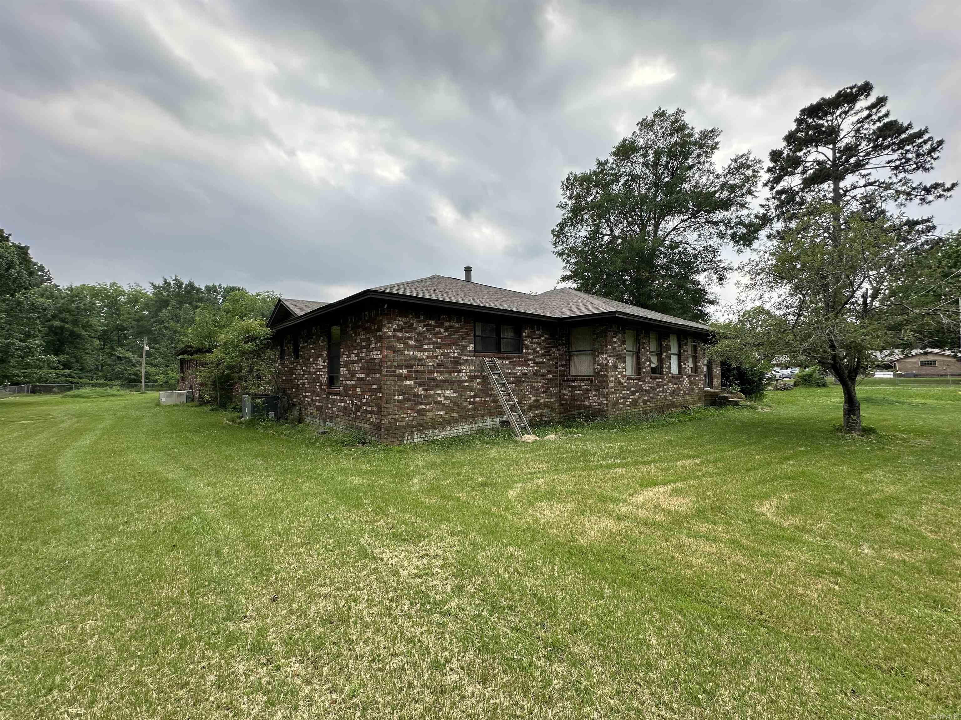 303 W Curran  Des Arc, AR