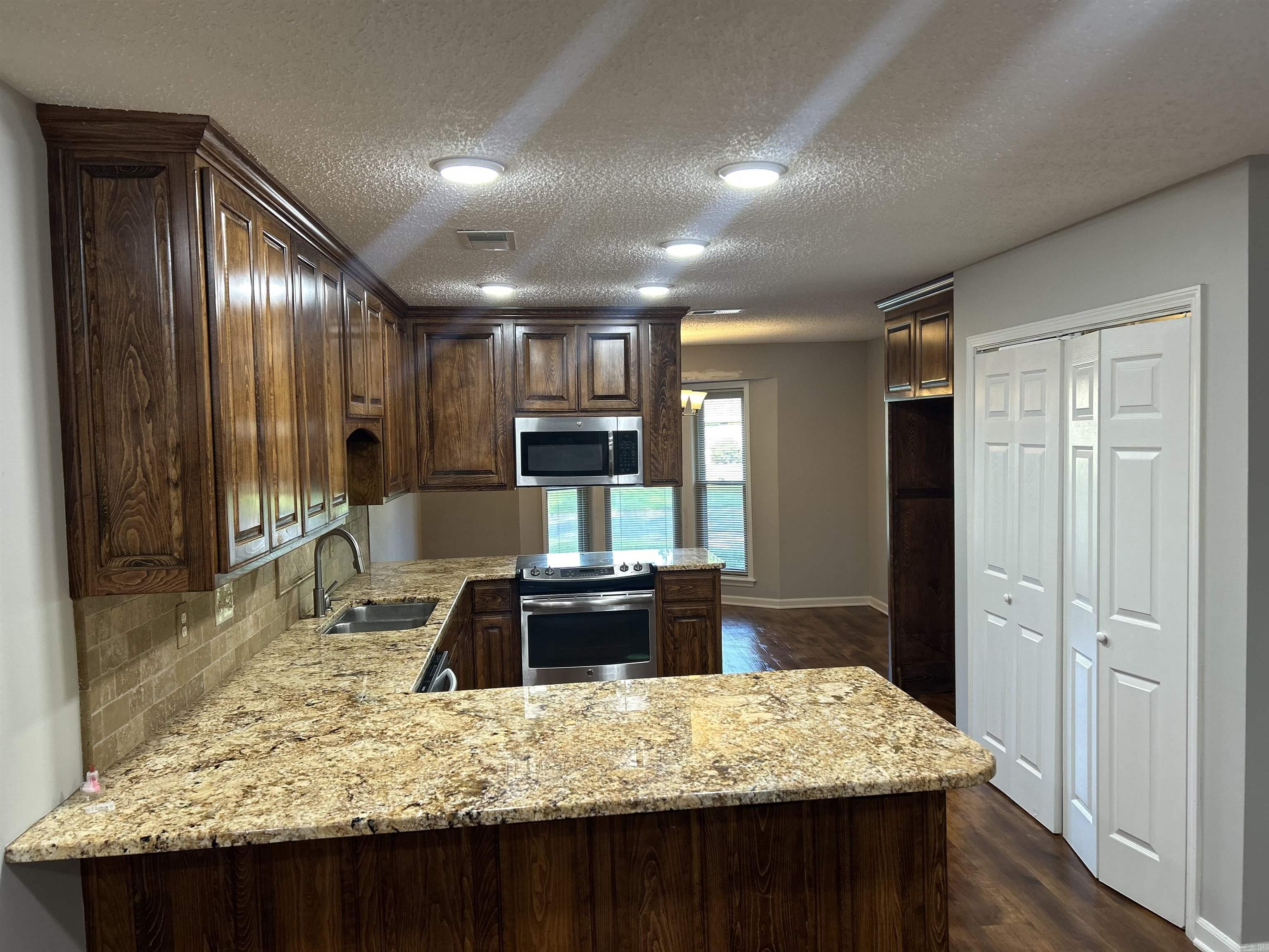 6104  Timber Lake  Pine Bluff, AR