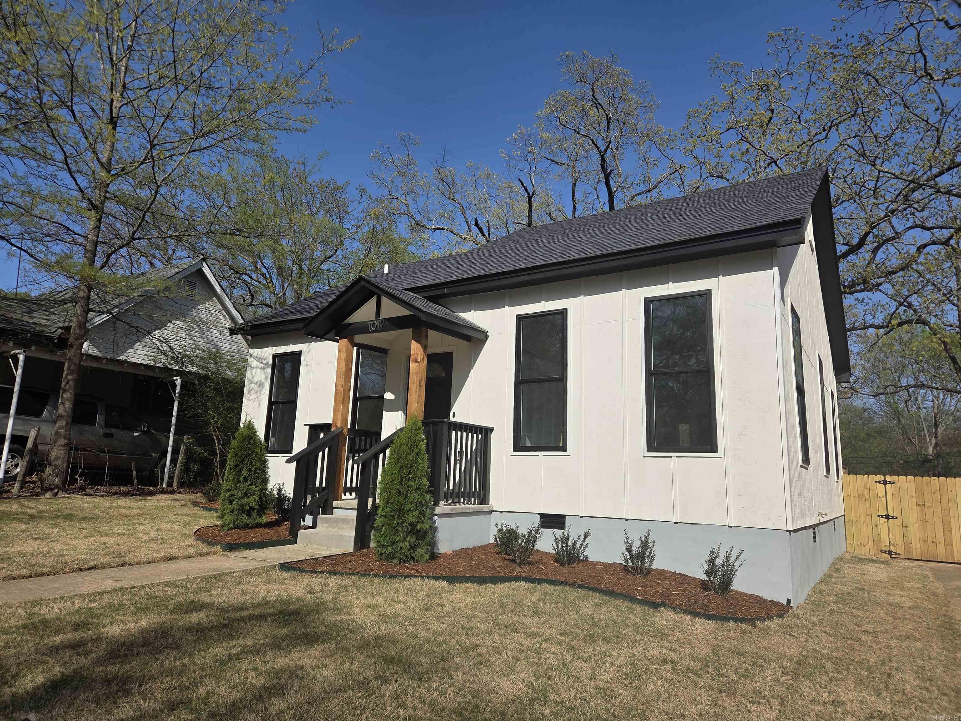 1017  Jefferson  Little Rock, AR