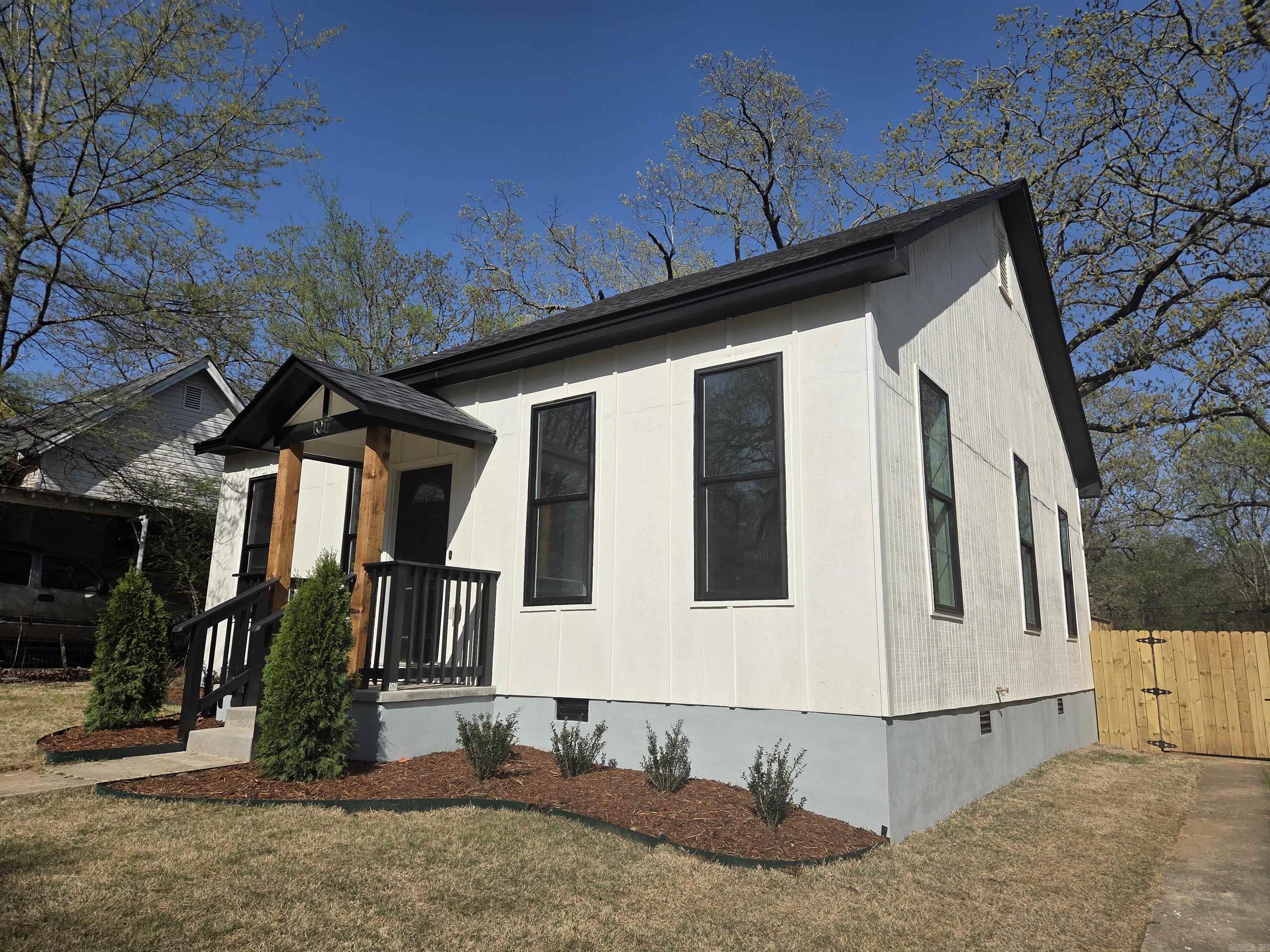 1017  Jefferson  Little Rock, AR