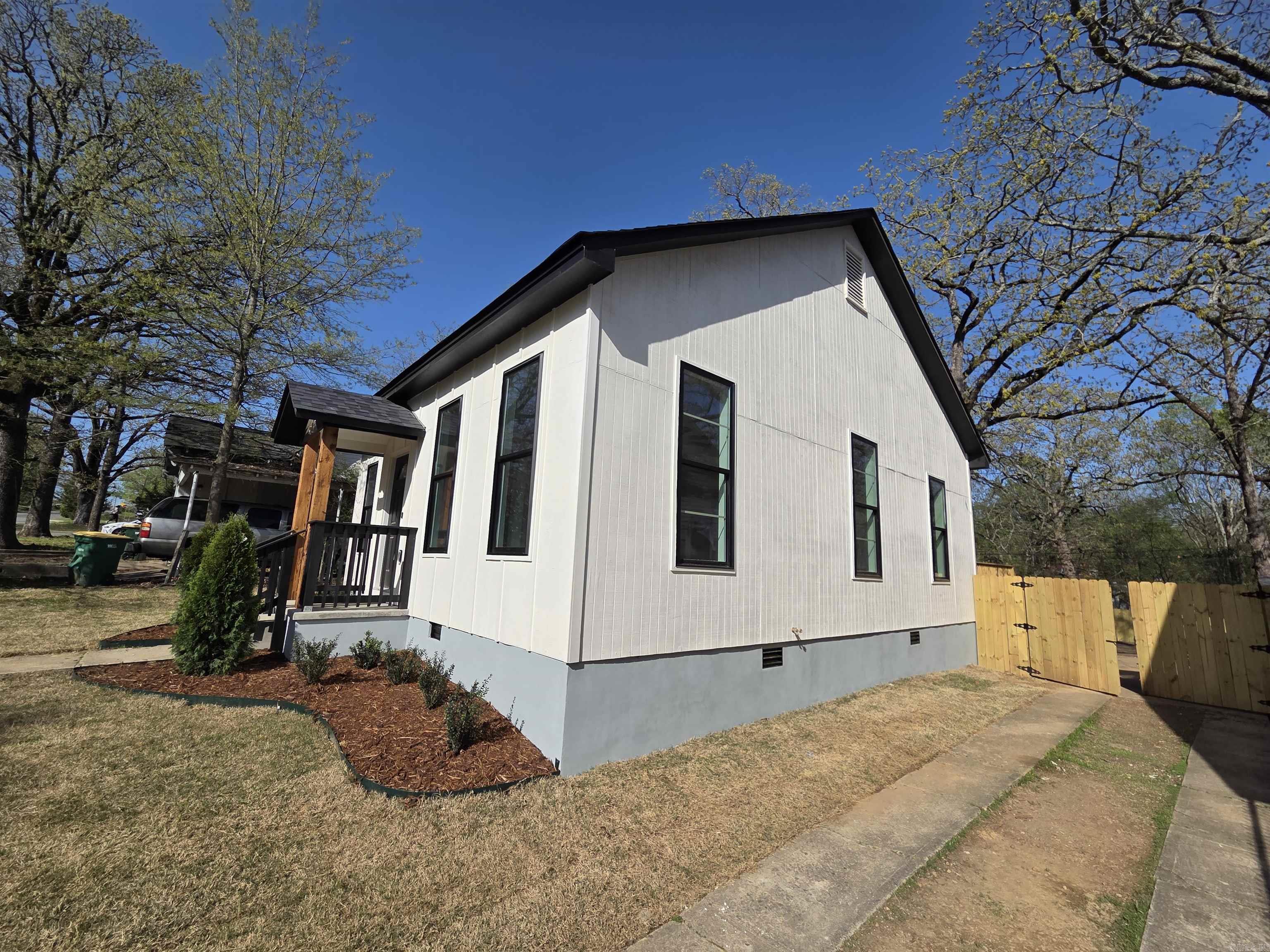 1017  Jefferson  Little Rock, AR