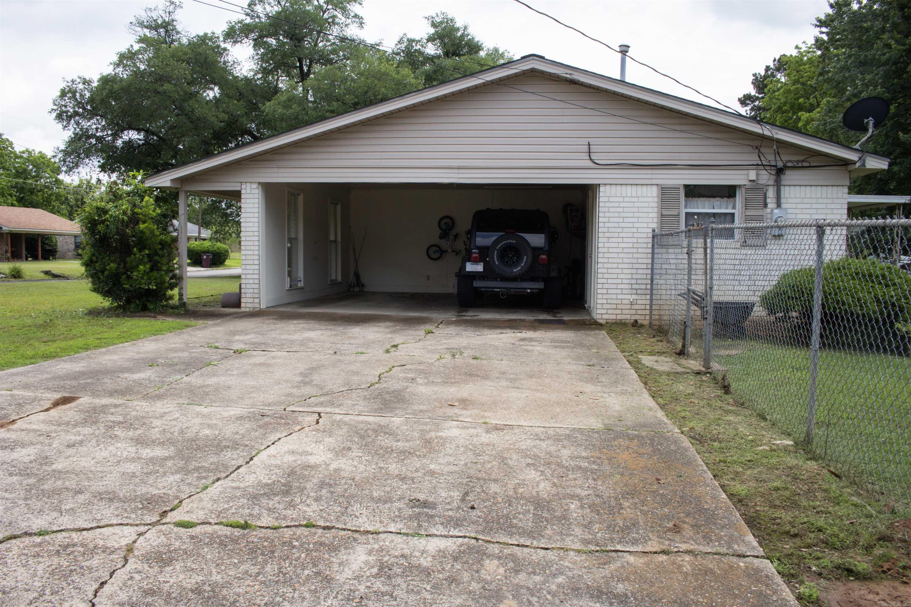 100  Elizabeth  Prescott, AR