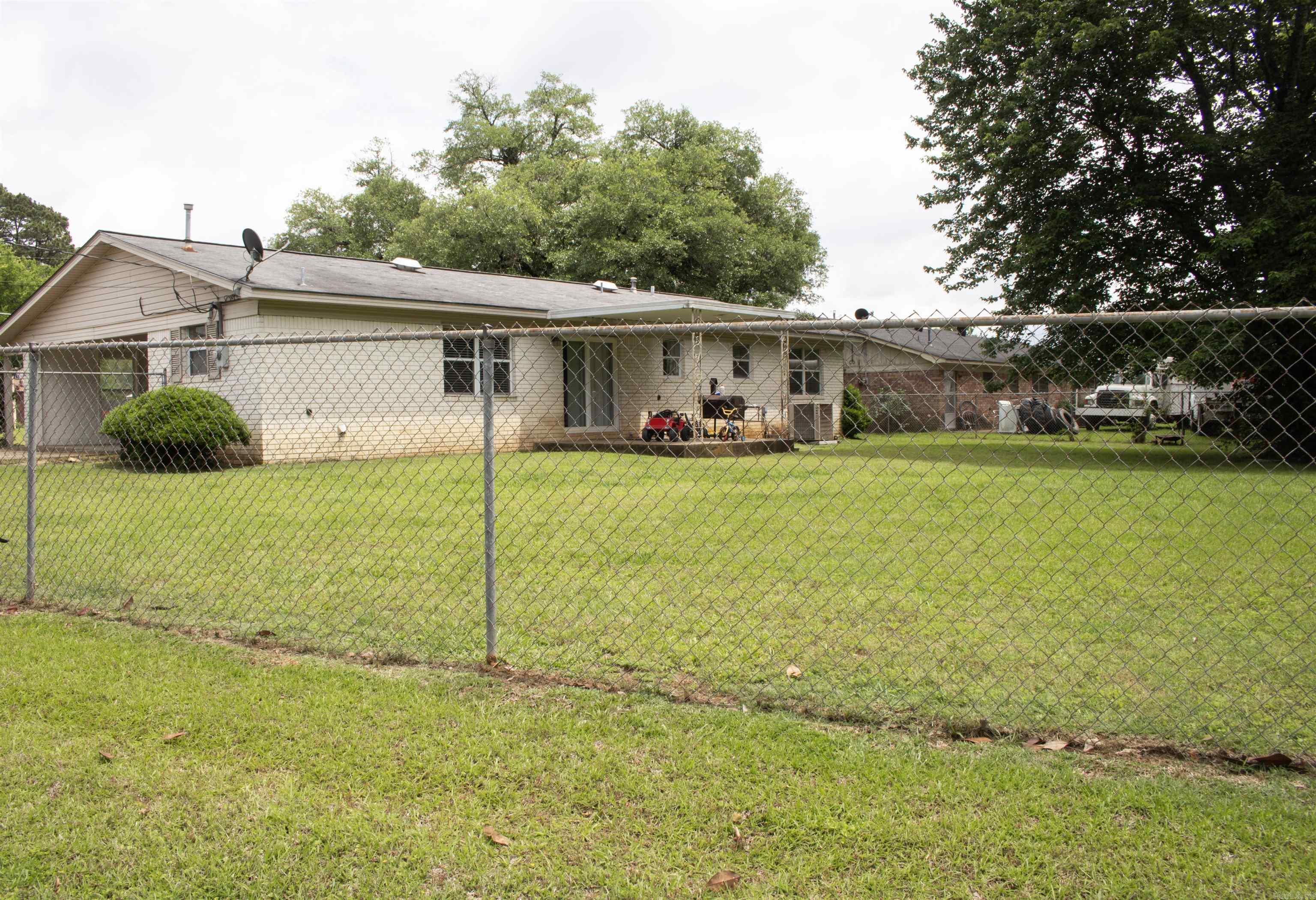 100  Elizabeth  Prescott, AR