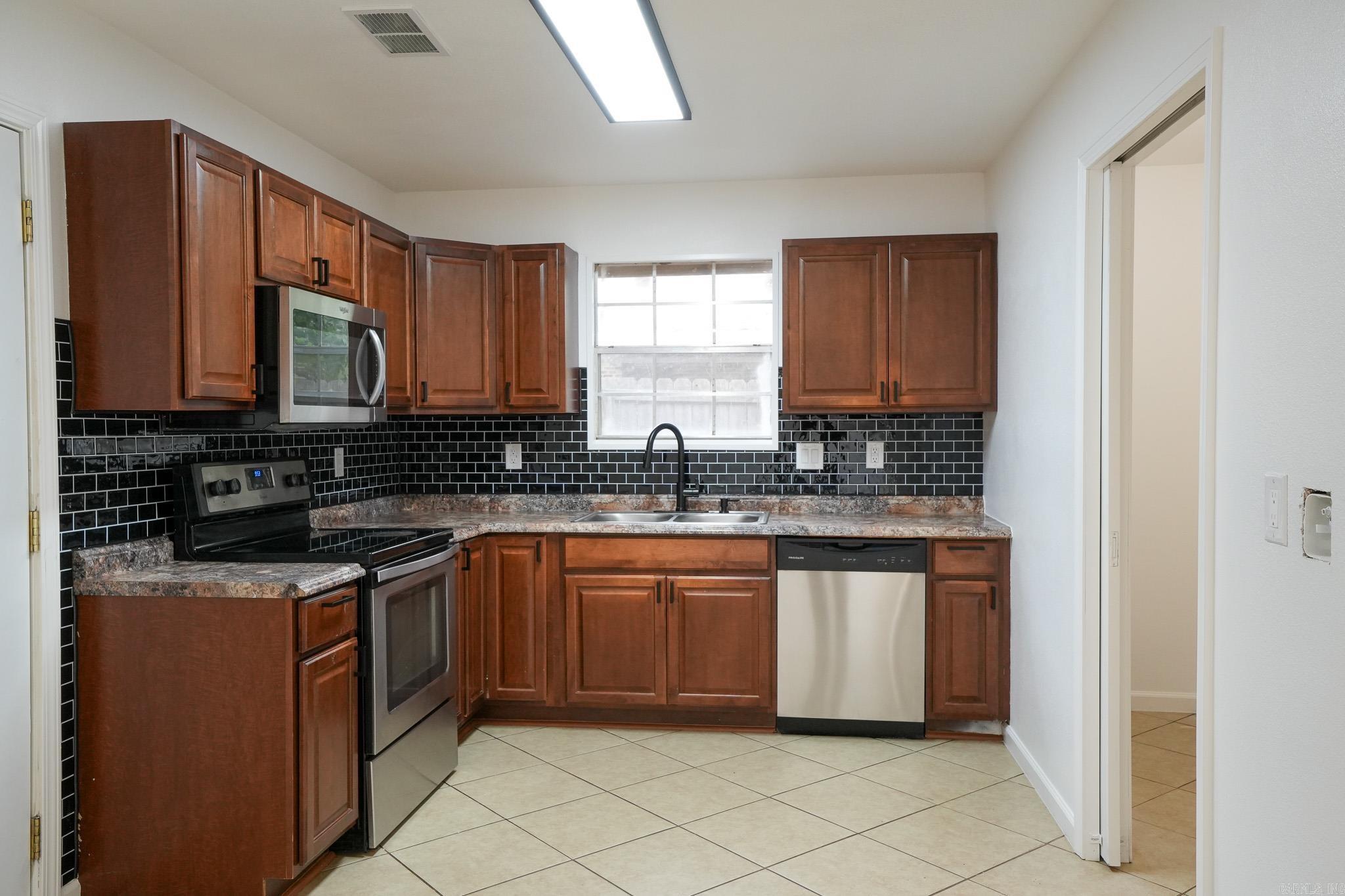 3516  Vickie  Bryant, AR