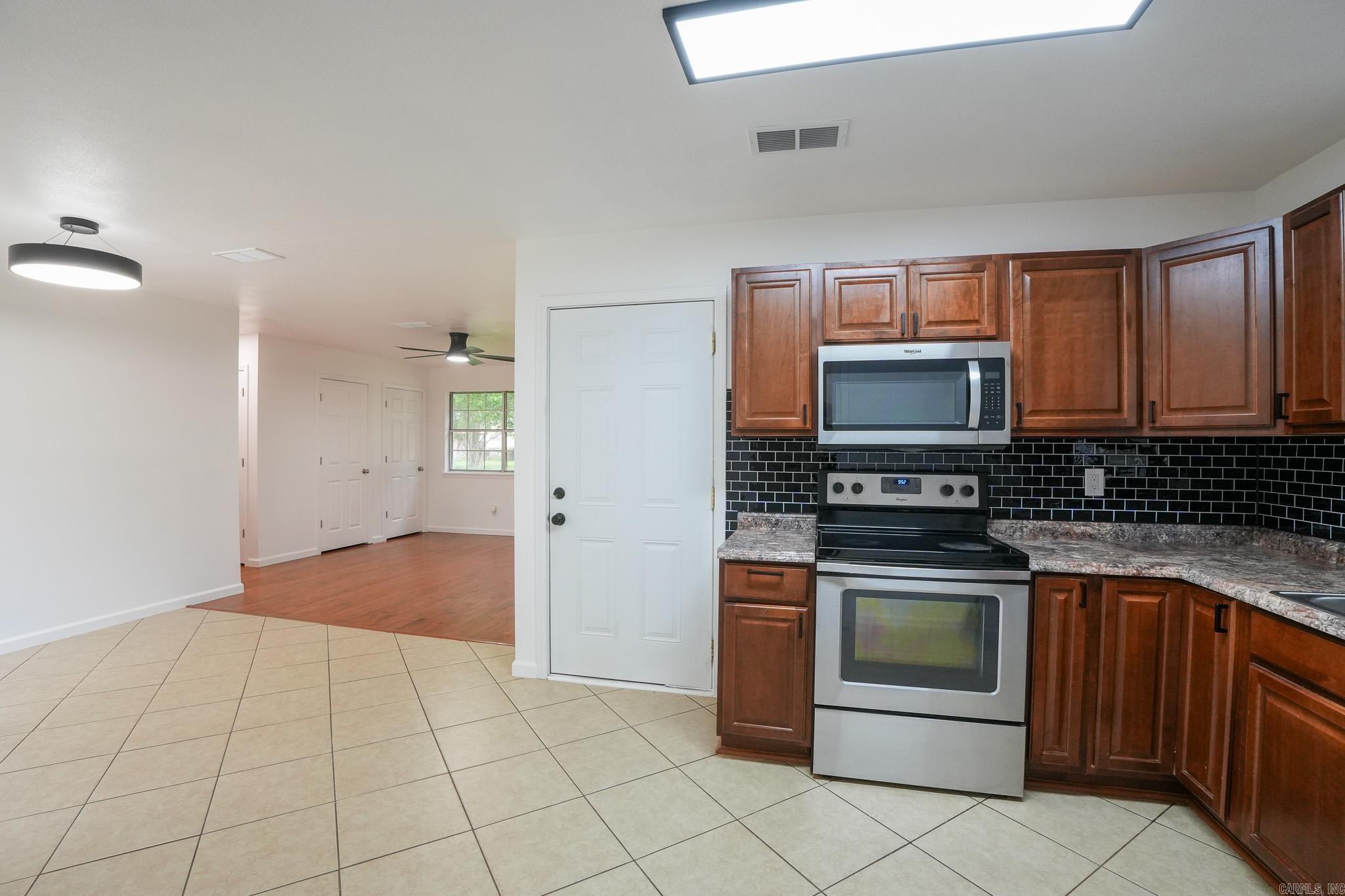 3516  Vickie  Bryant, AR