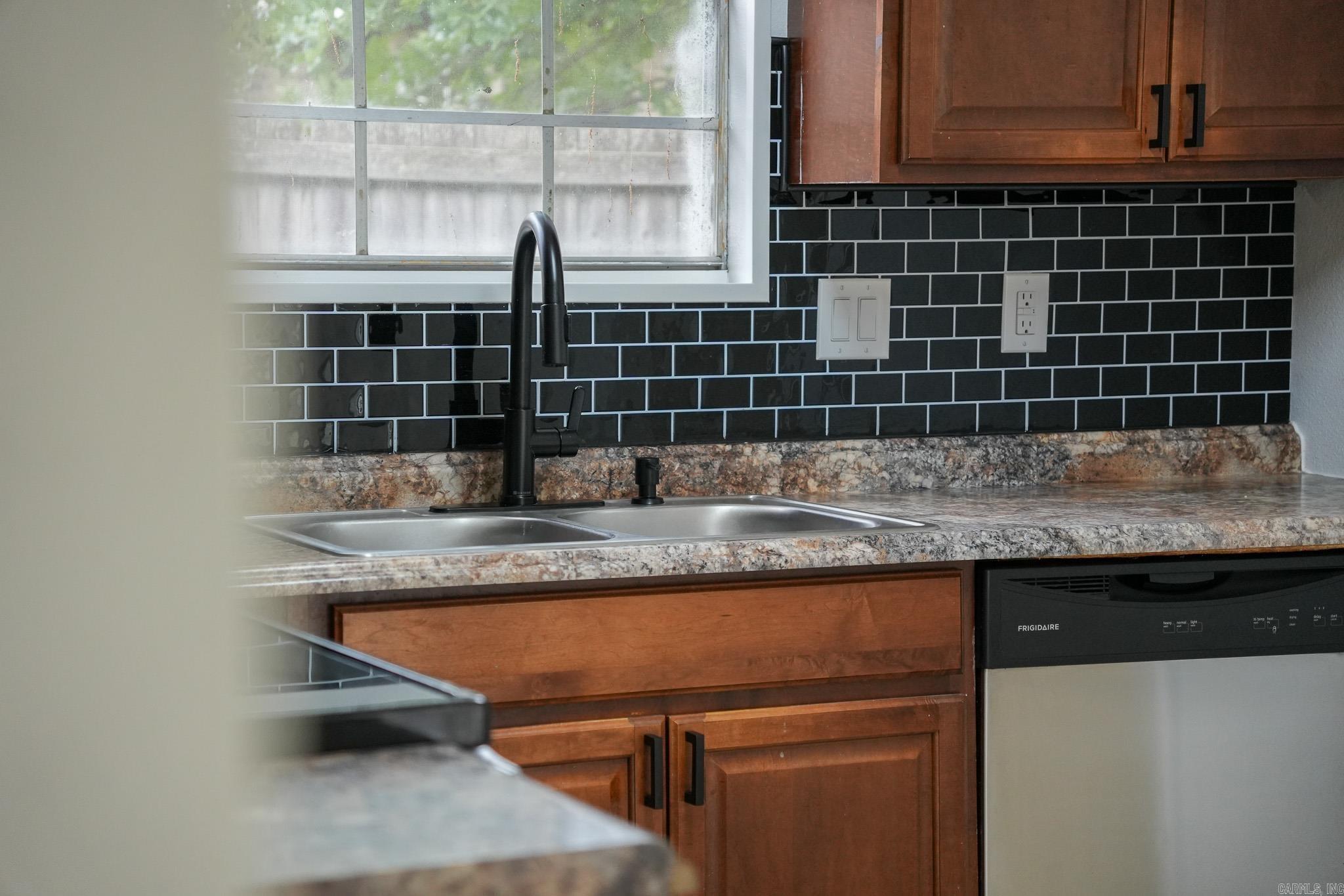 3516  Vickie  Bryant, AR