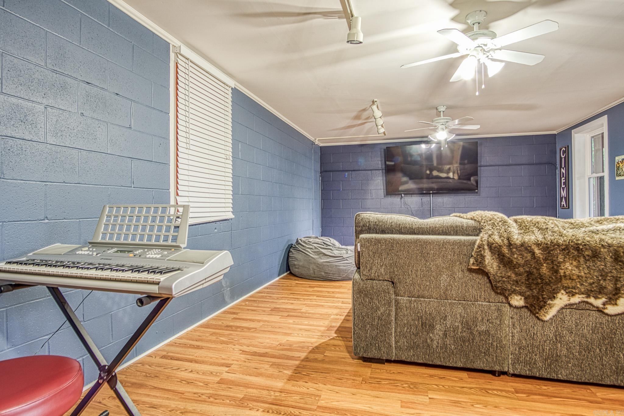 1  Valladolid  Hot Springs Village, AR