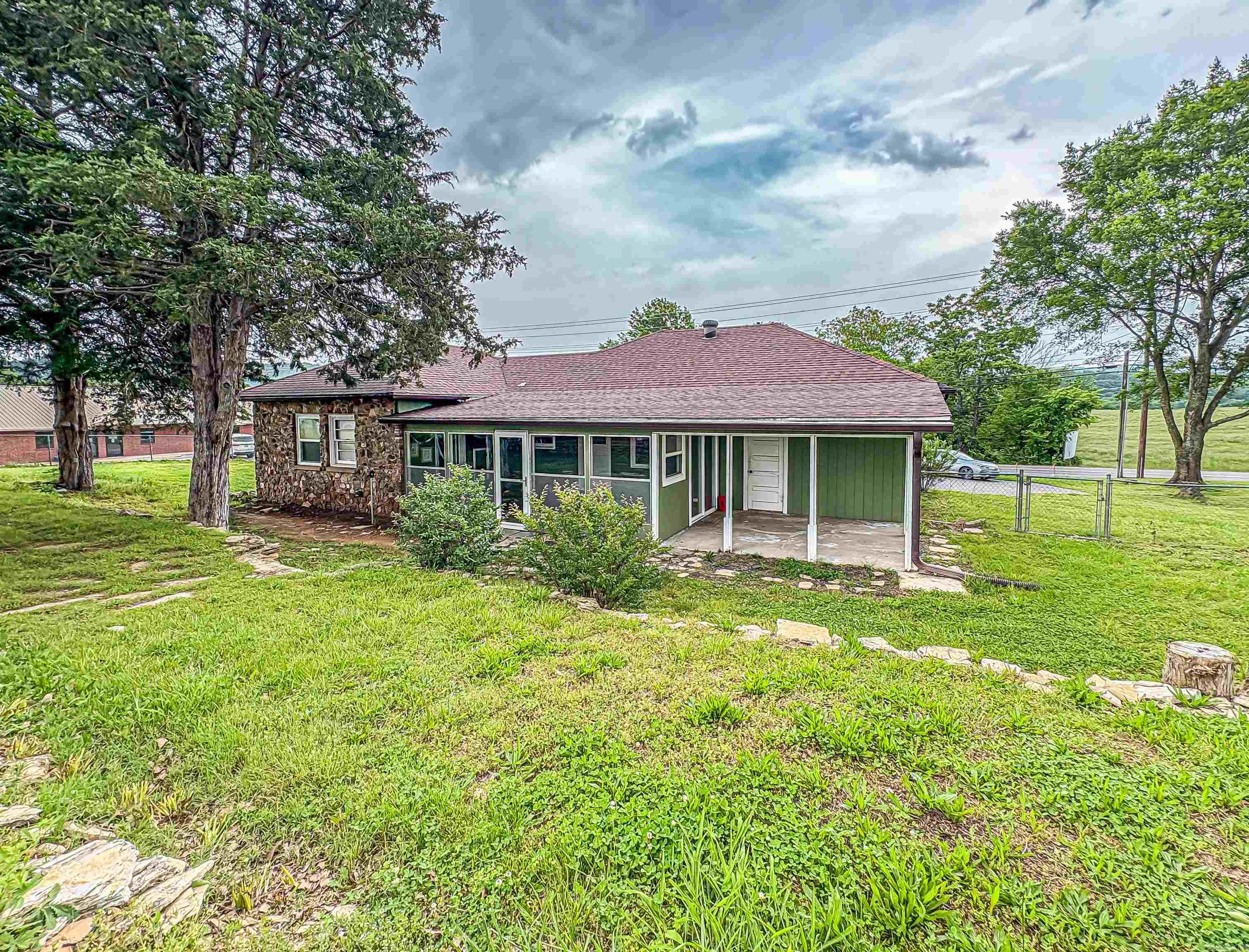 448 S Hwy 14  Yellville, AR