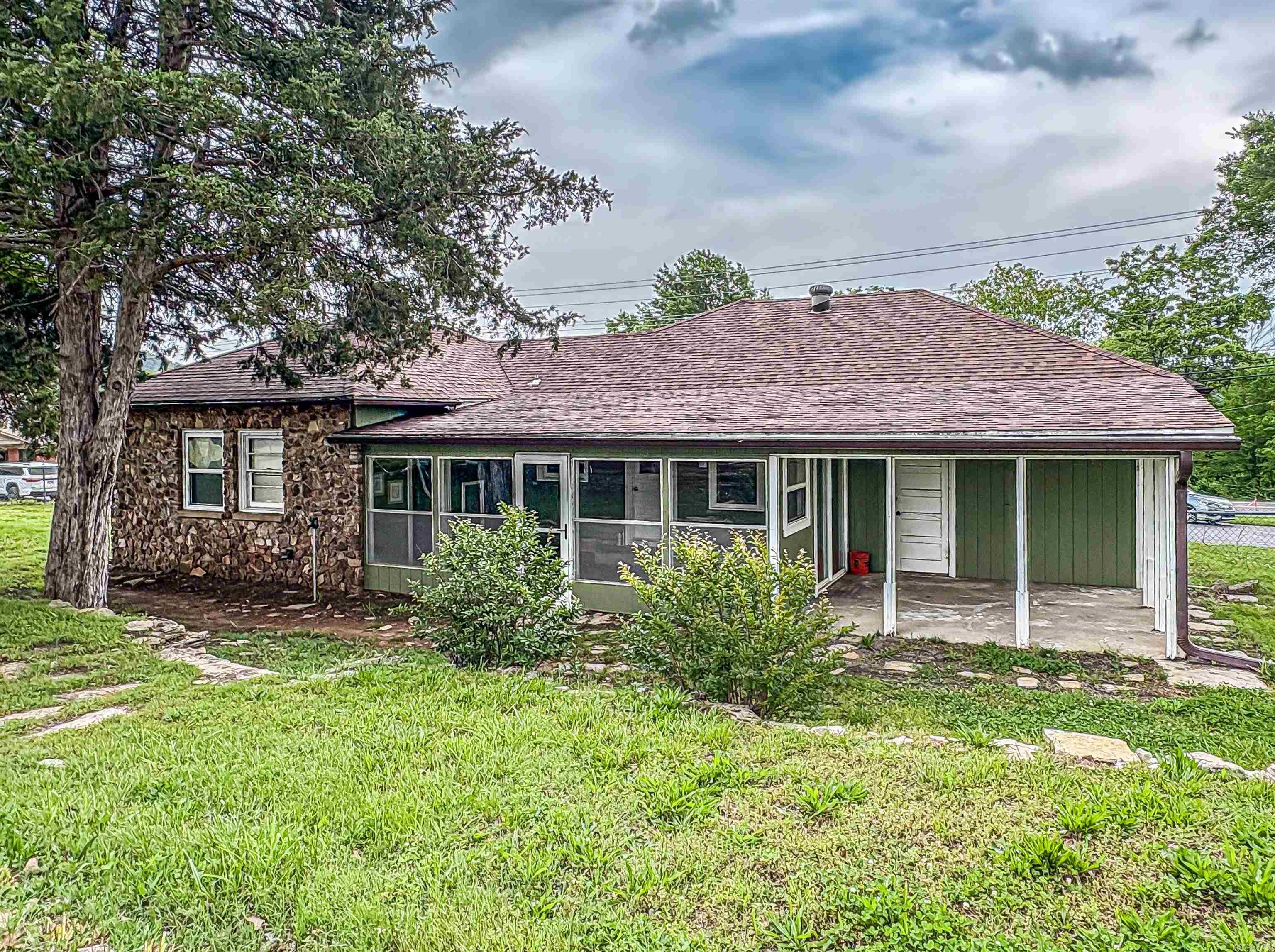 448 S Hwy 14  Yellville, AR