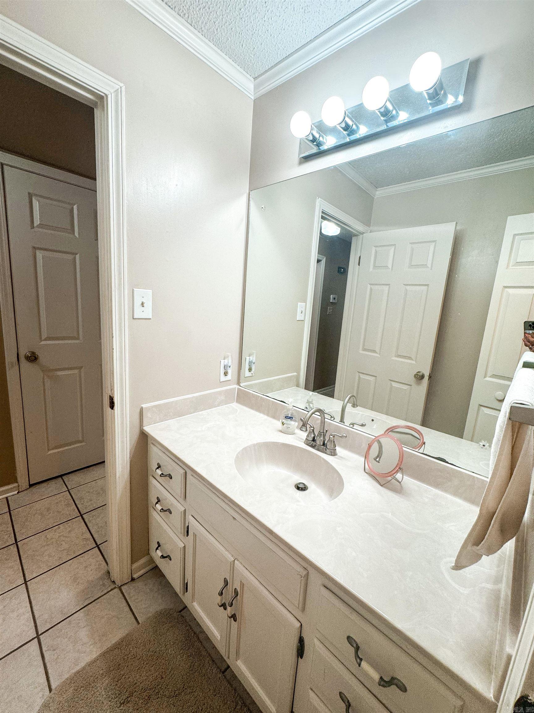 53  White Oak Circle  Searcy, AR