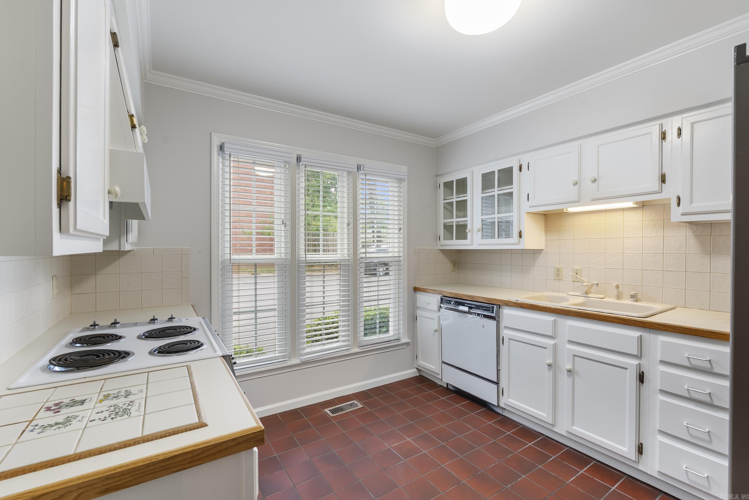 2805  Foxcroft  Little Rock, AR