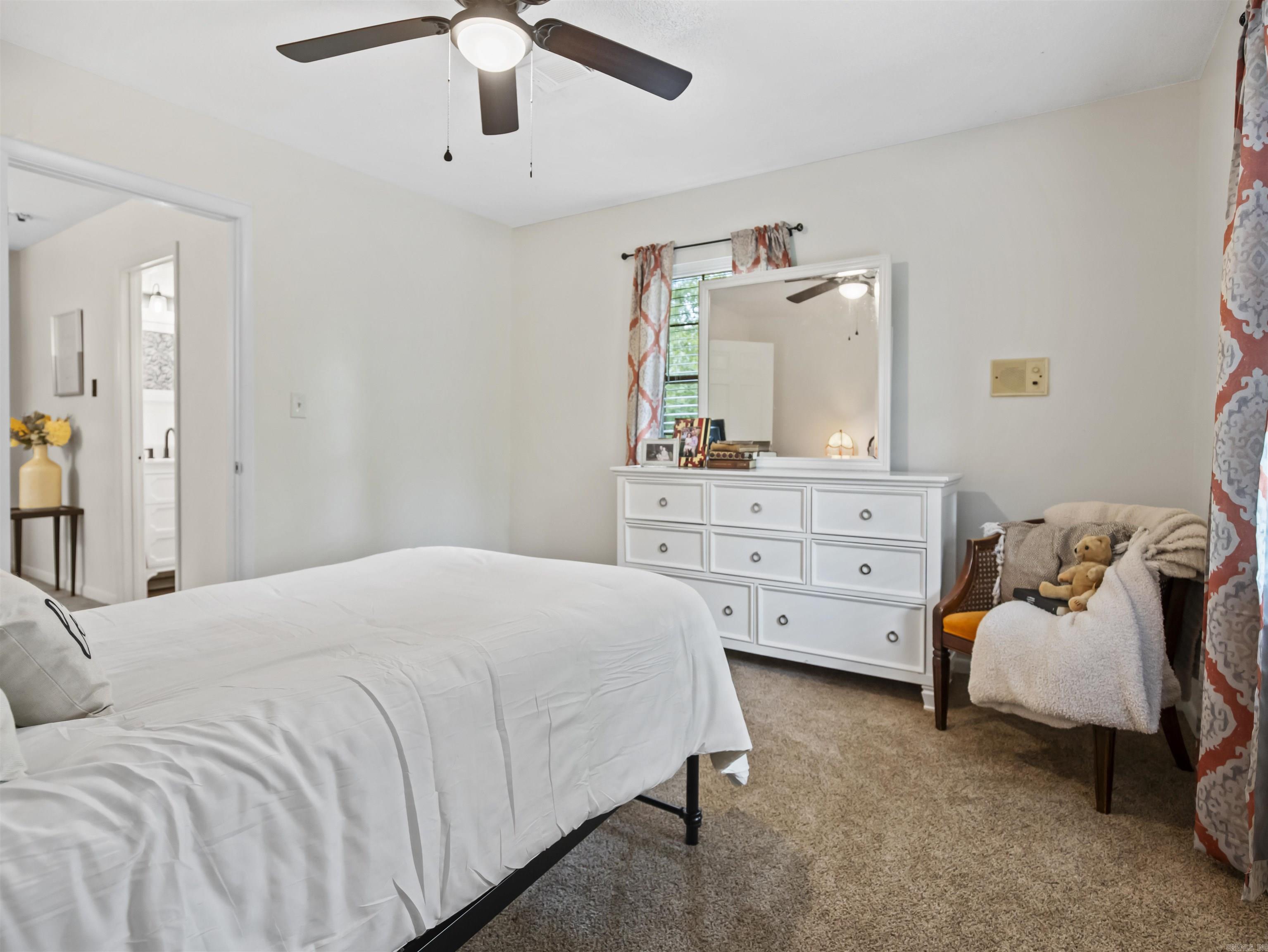 944 W Glazypeau  Hot Springs, AR
