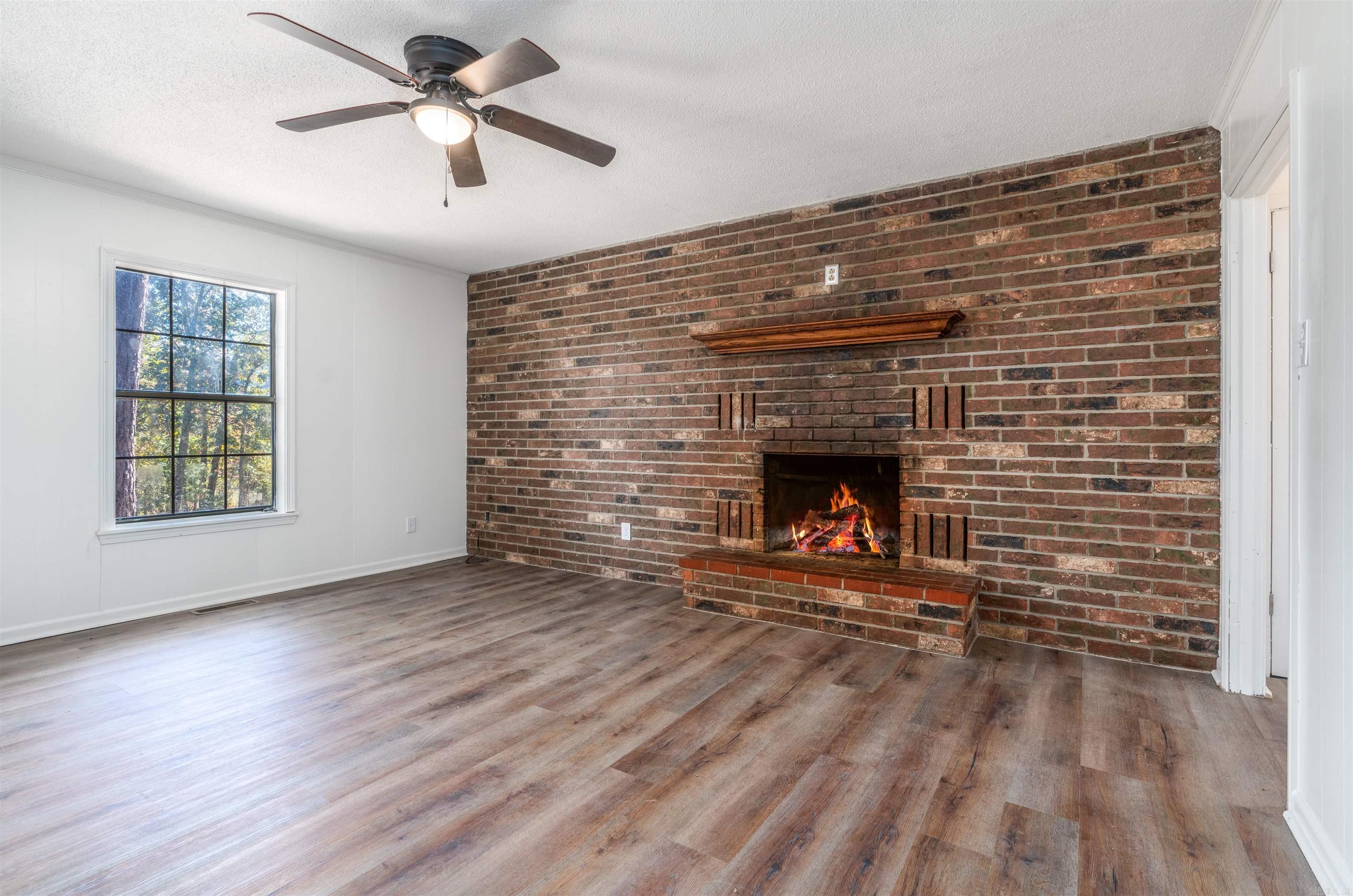 944 W Glazypeau  Hot Springs, AR