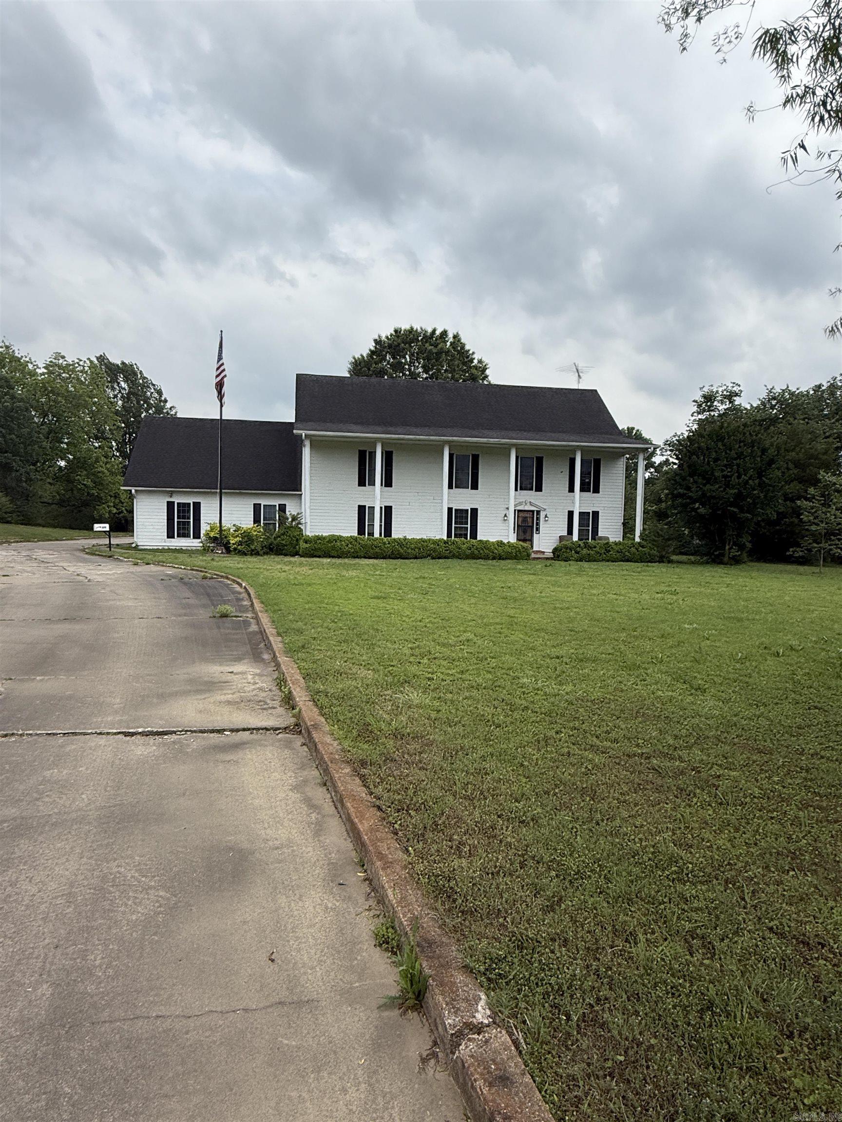 2711 W Beebe Capps Expy  Searcy, AR
