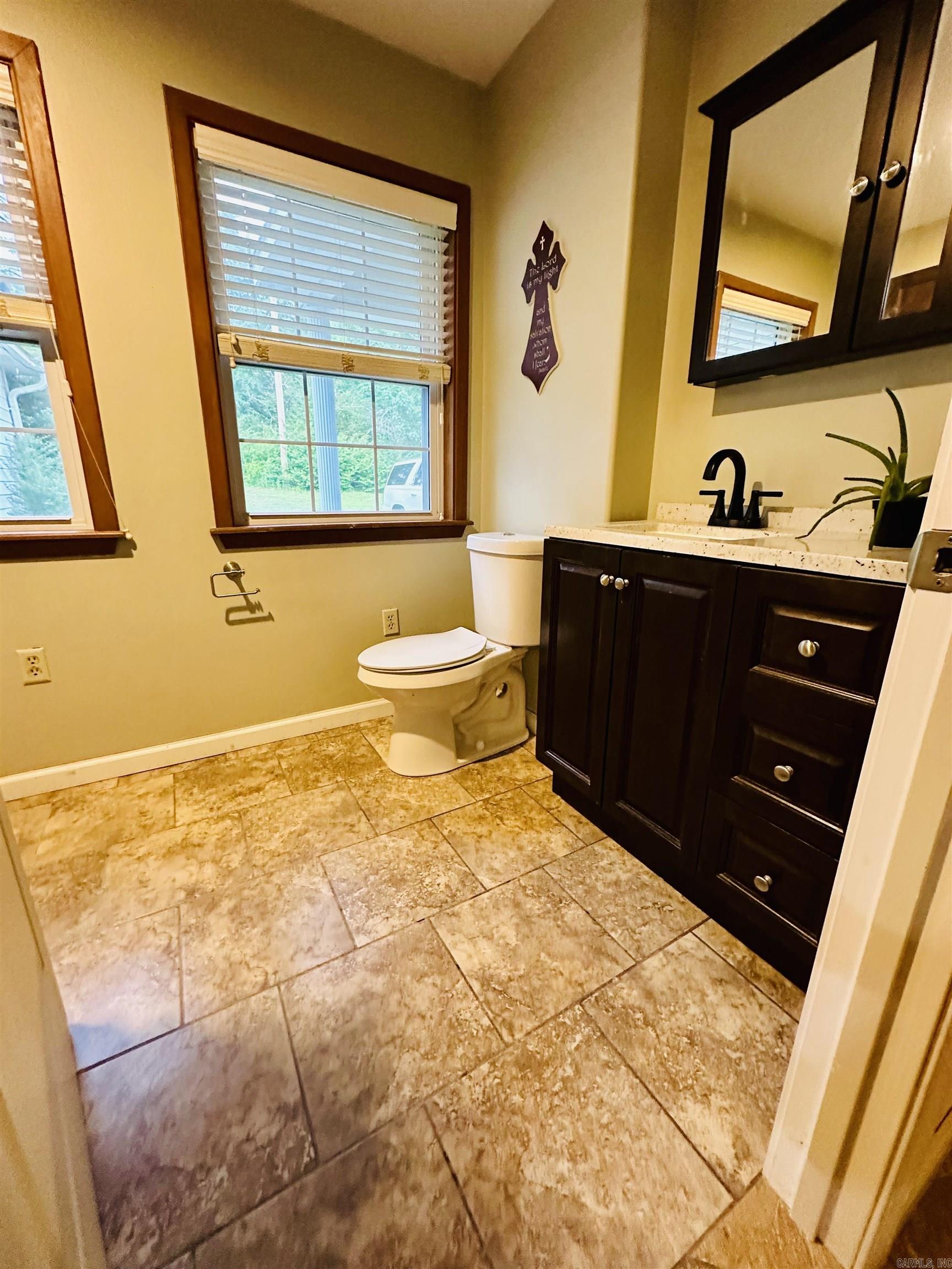2711 W Beebe Capps Expy  Searcy, AR