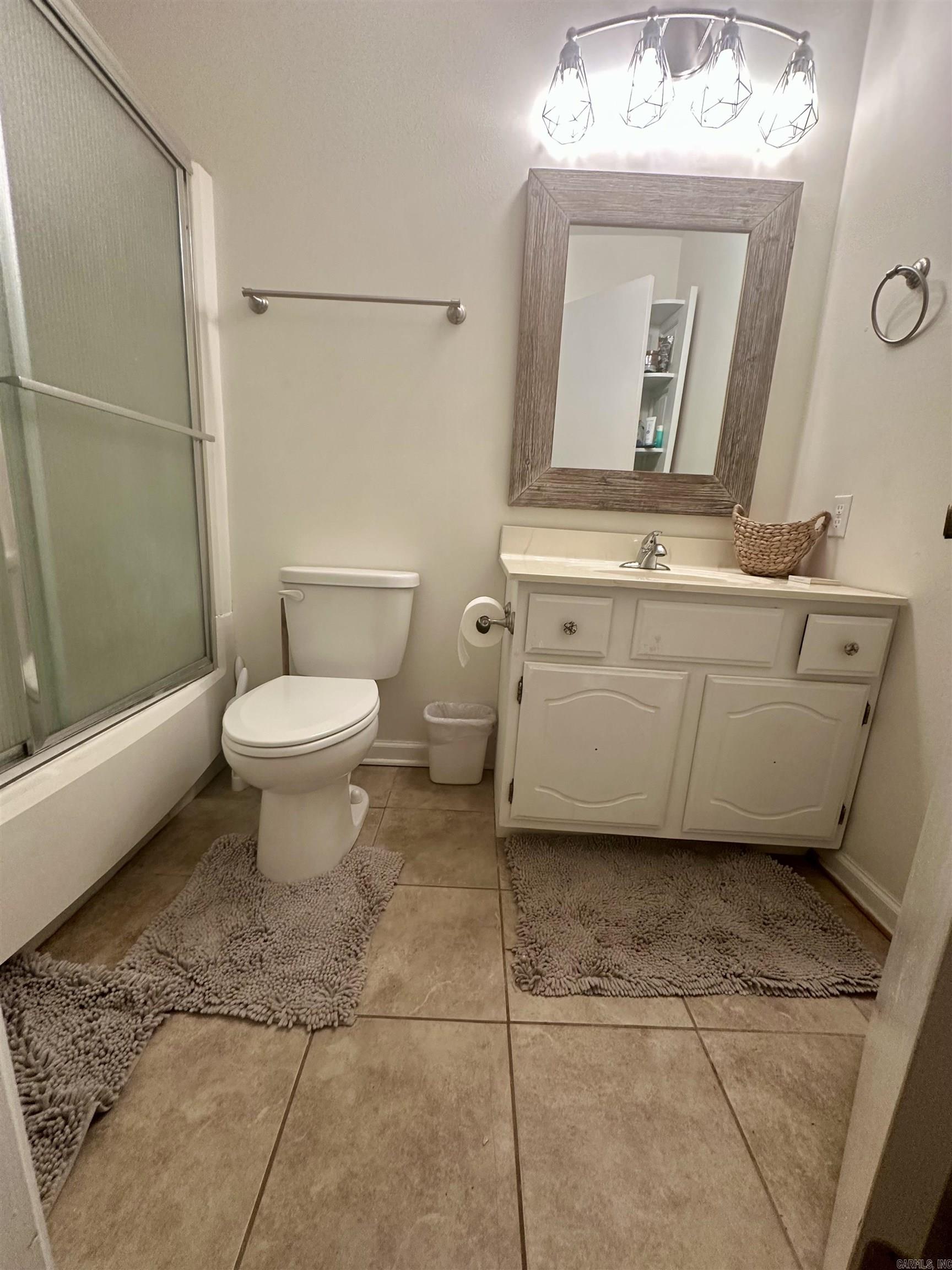 2711 W Beebe Capps Expy  Searcy, AR