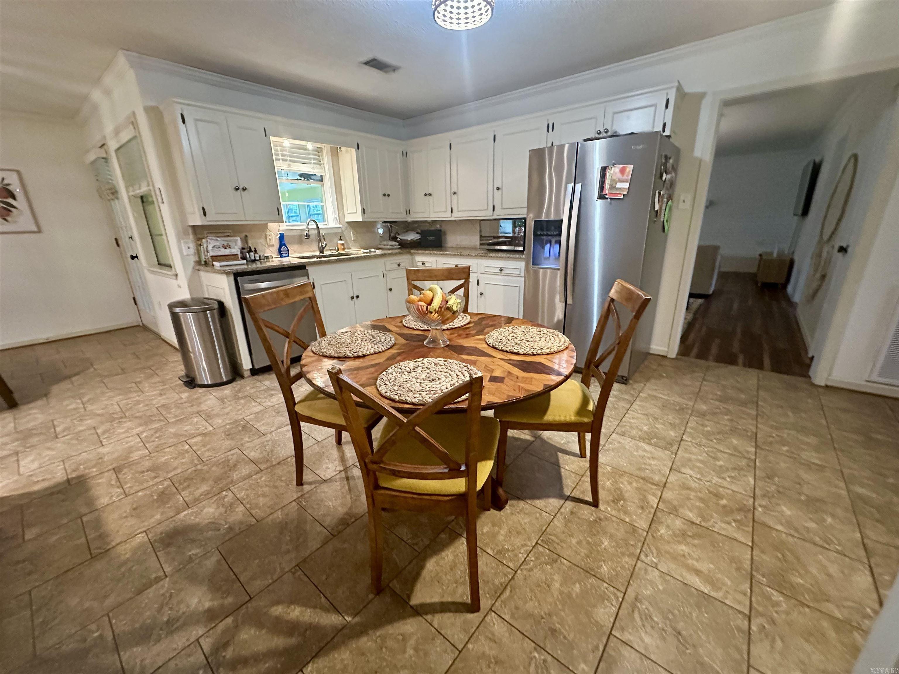 2711 W Beebe Capps Expy  Searcy, AR