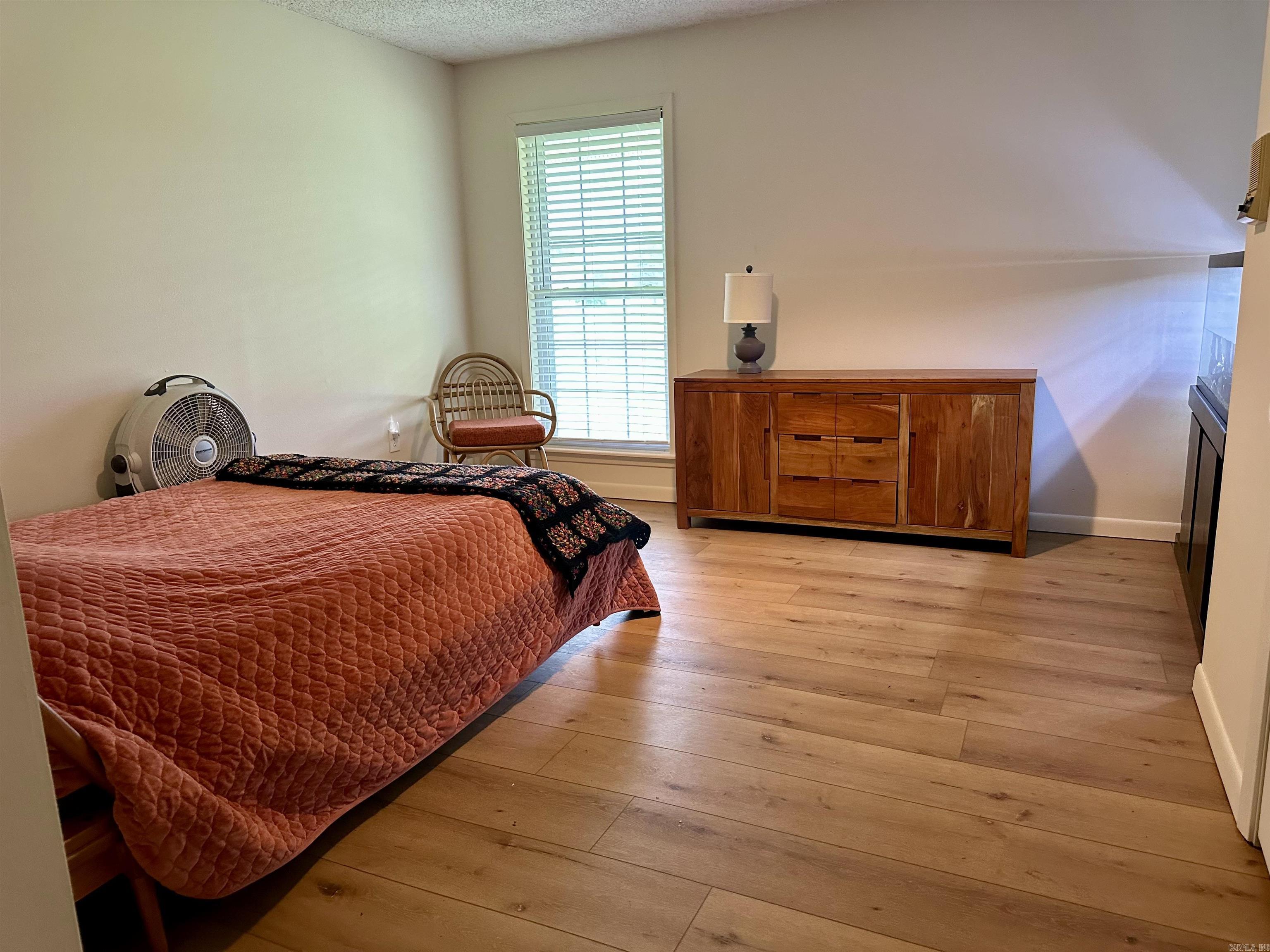 2711 W Beebe Capps Expy  Searcy, AR