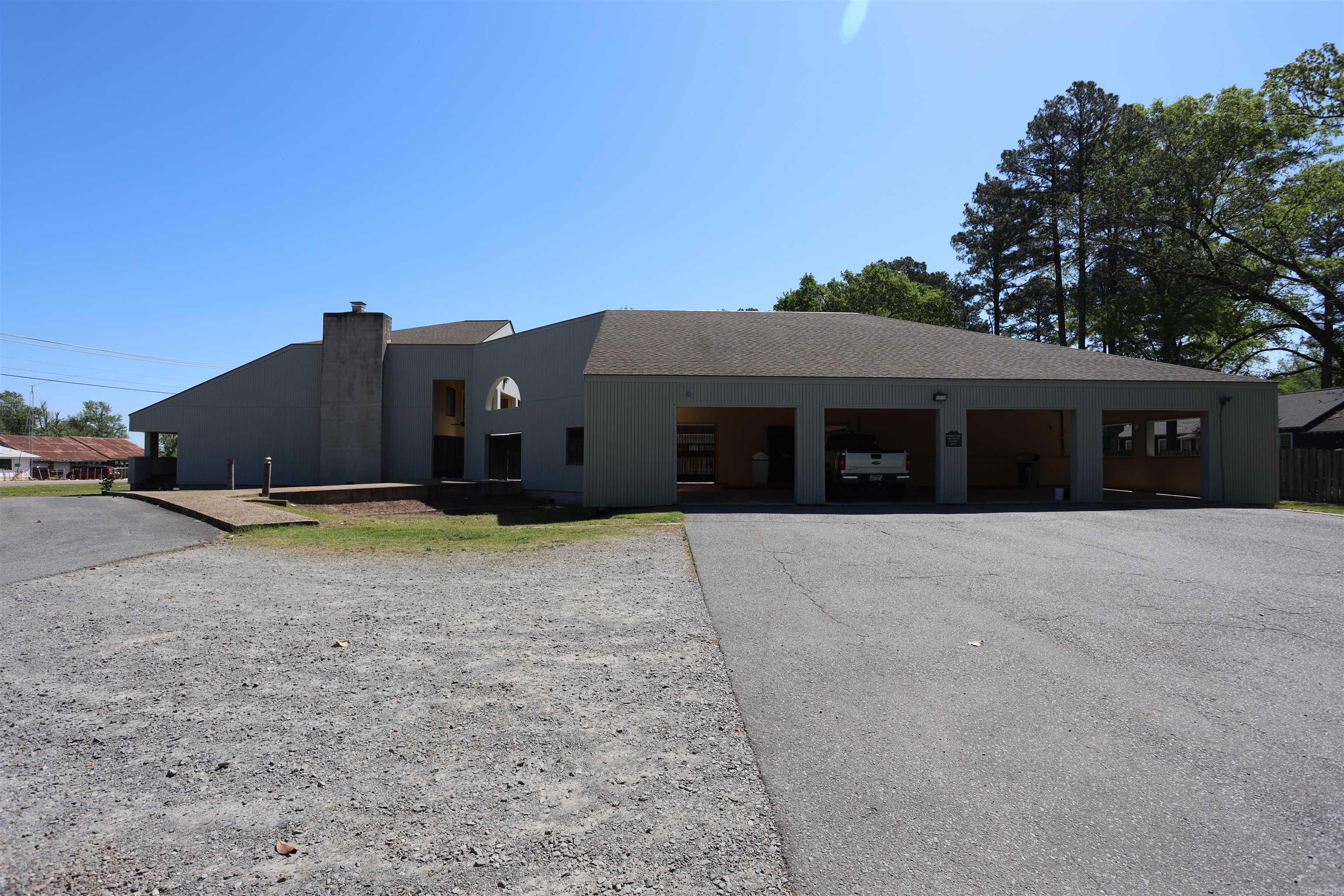 911 W Pine  Warren, AR