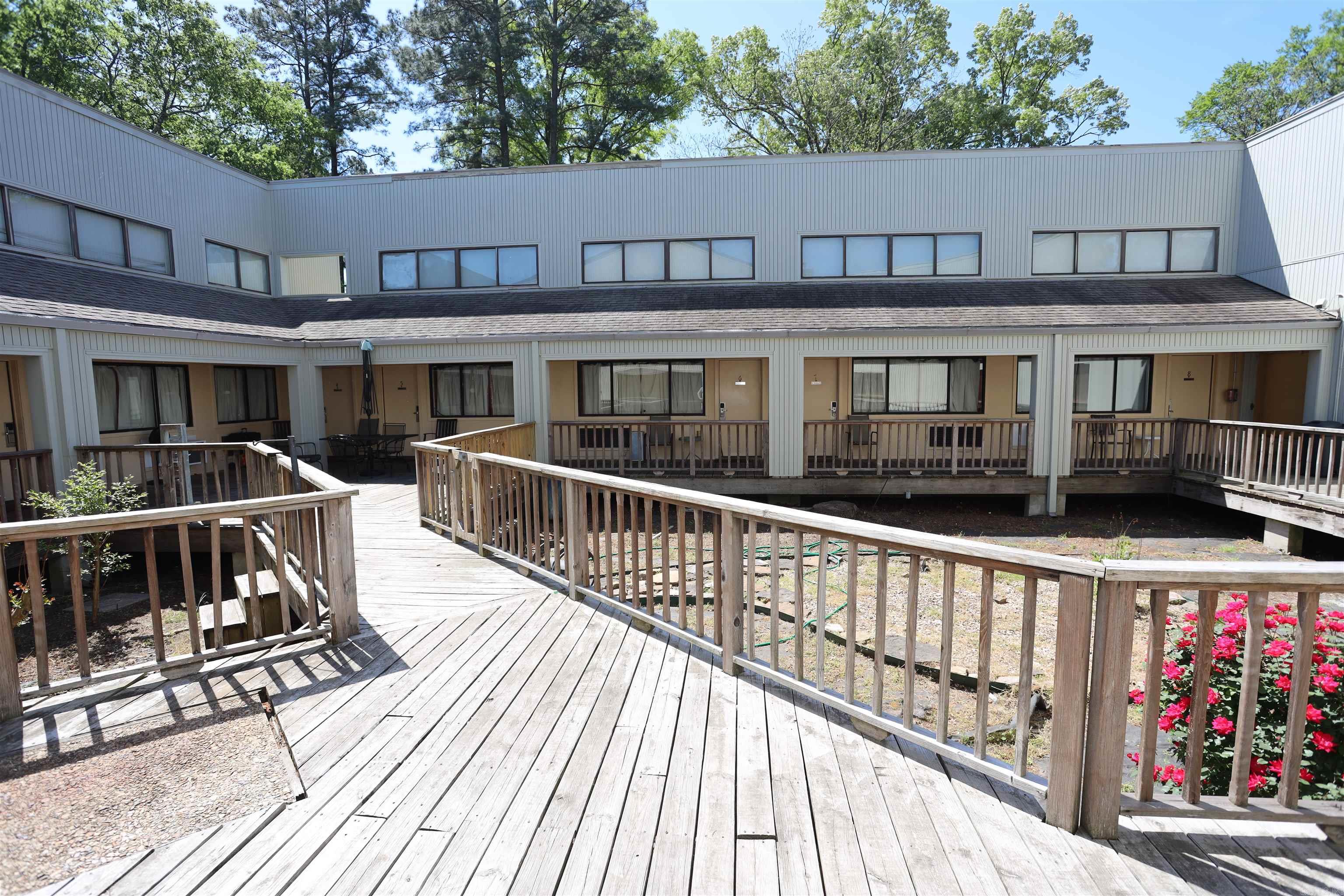 911 W Pine  Warren, AR