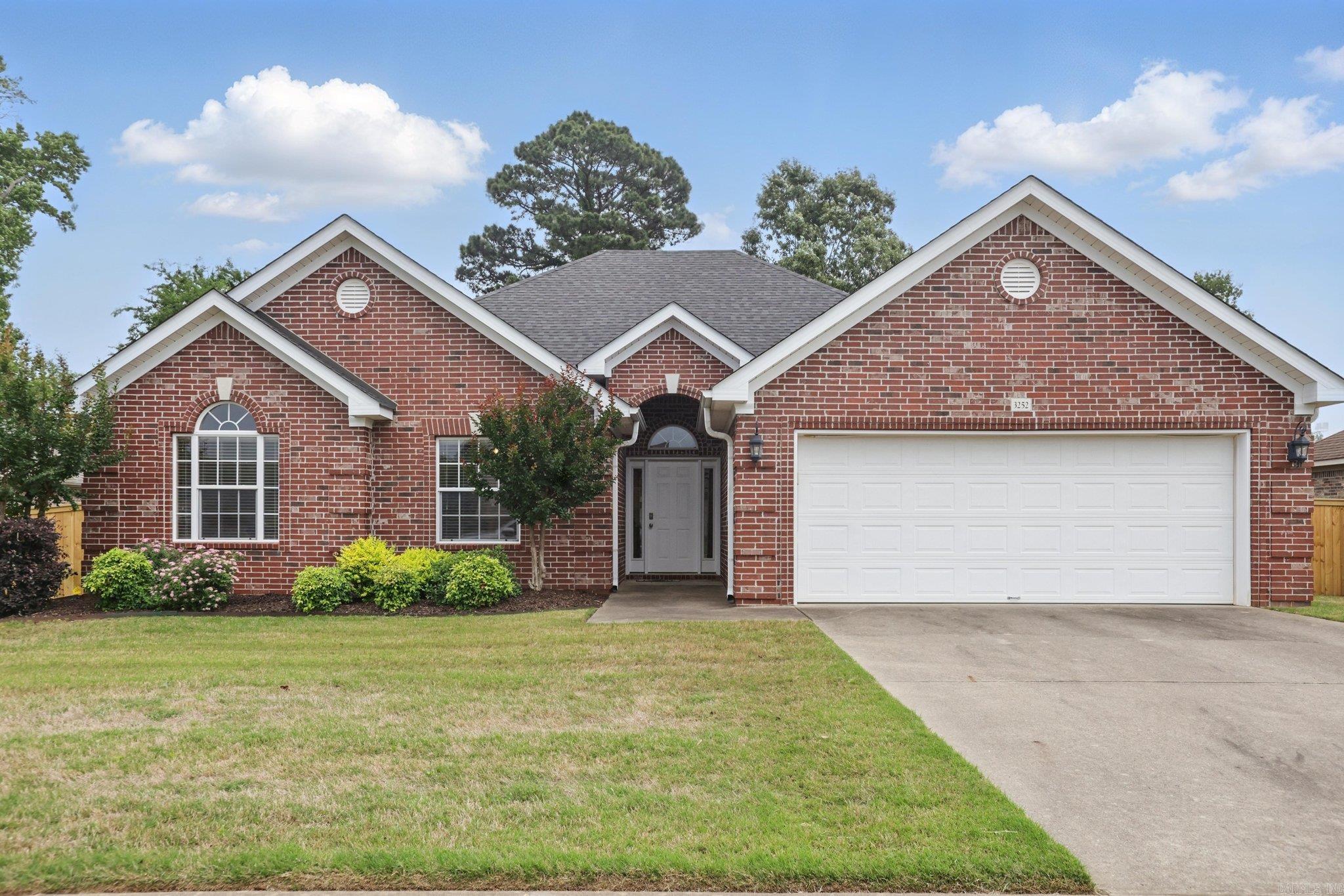 3252 Clover Hill Ln.