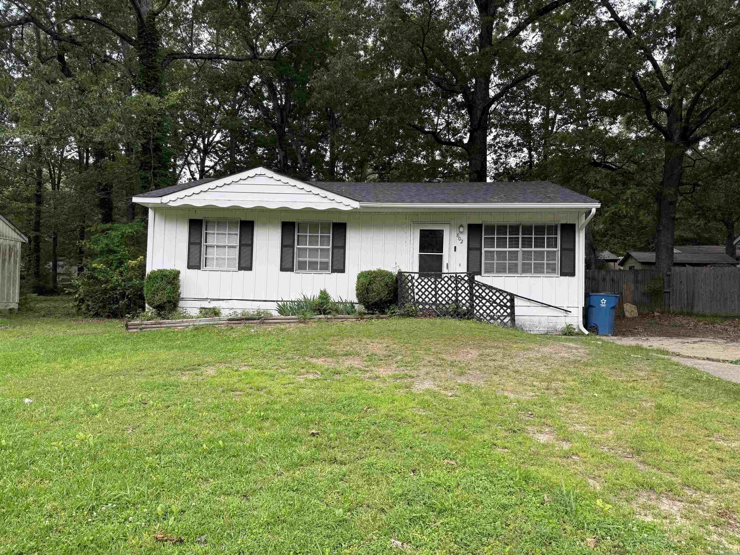 802  Desoto  Benton, AR