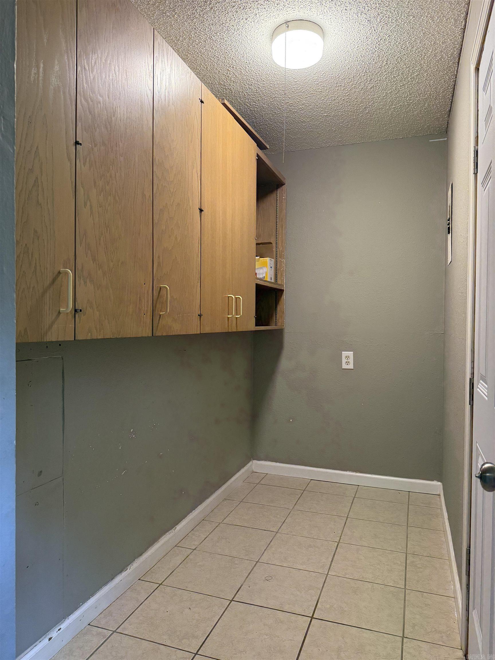 802  Desoto  Benton, AR