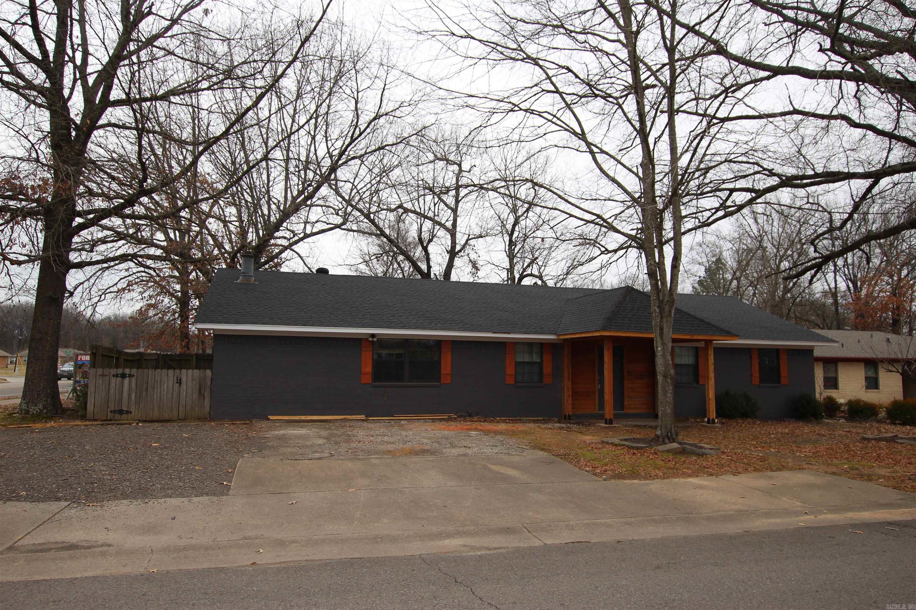 1101 S Tampa  Russellville, AR
