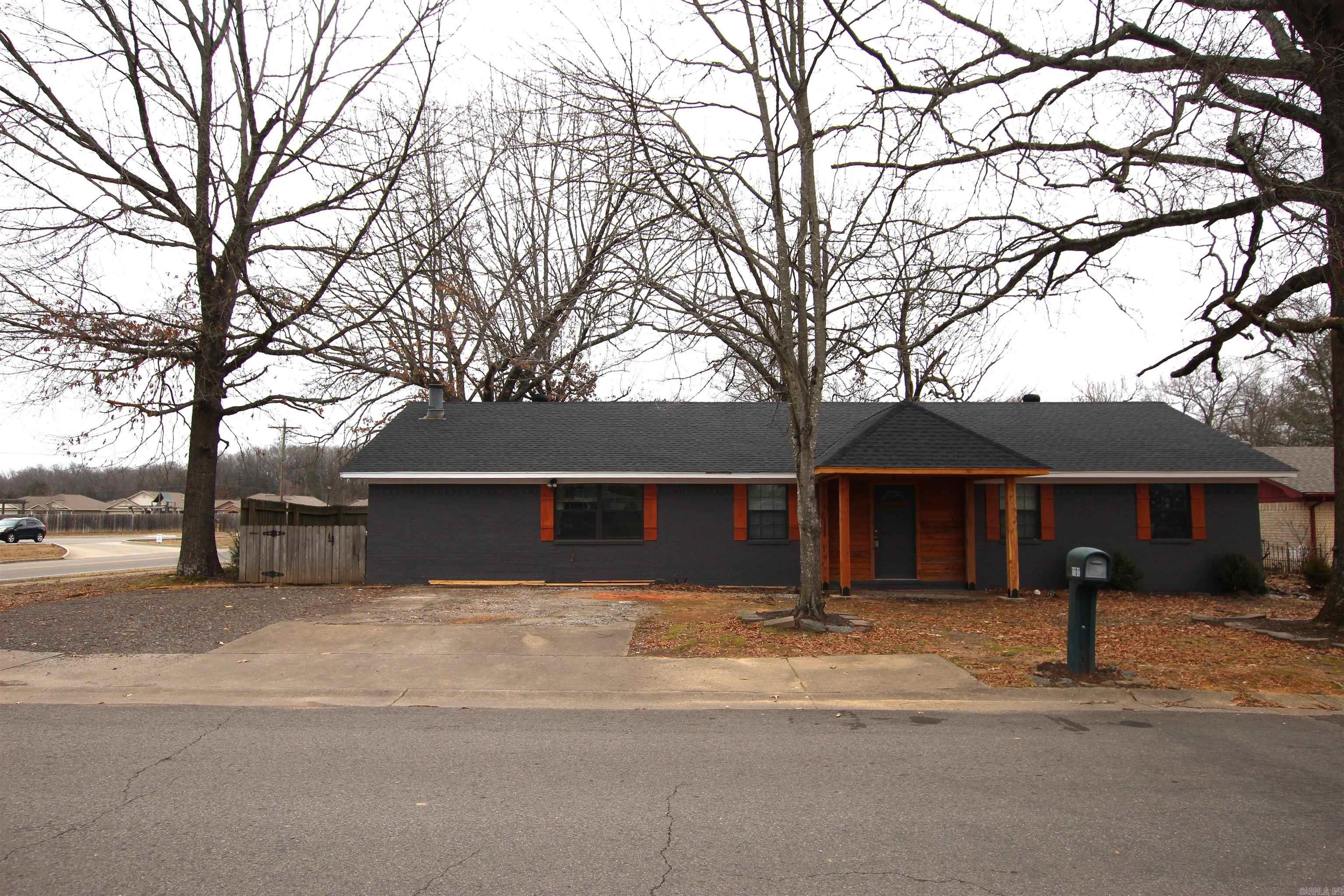 1101 S Tampa  Russellville, AR