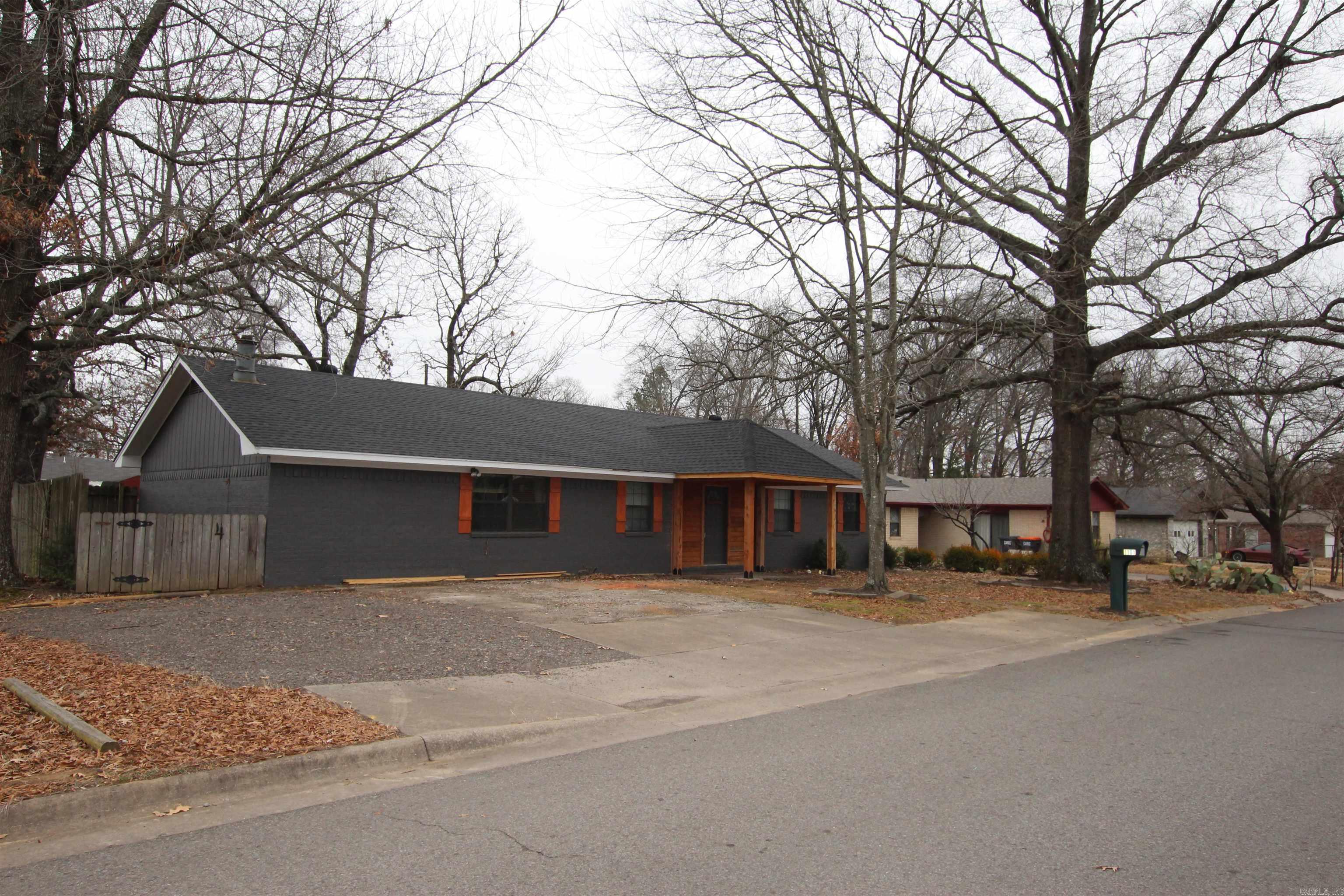 1101 S Tampa  Russellville, AR