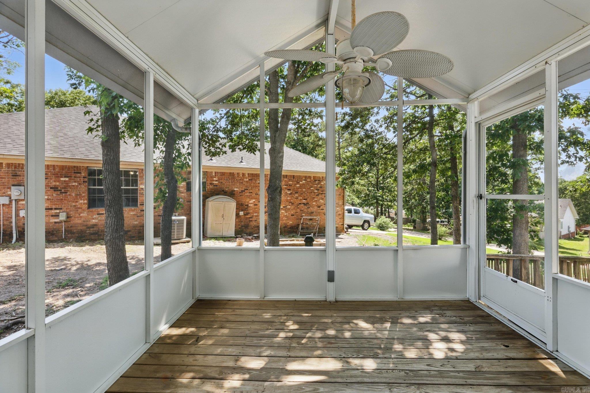 19  Golden Oaks  Maumelle, AR
