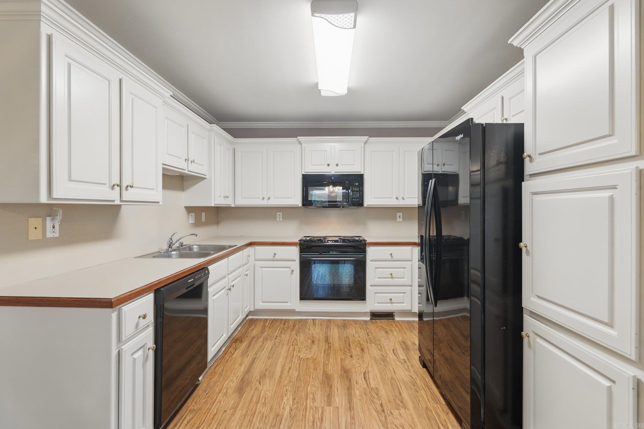 19  Golden Oaks  Maumelle, AR