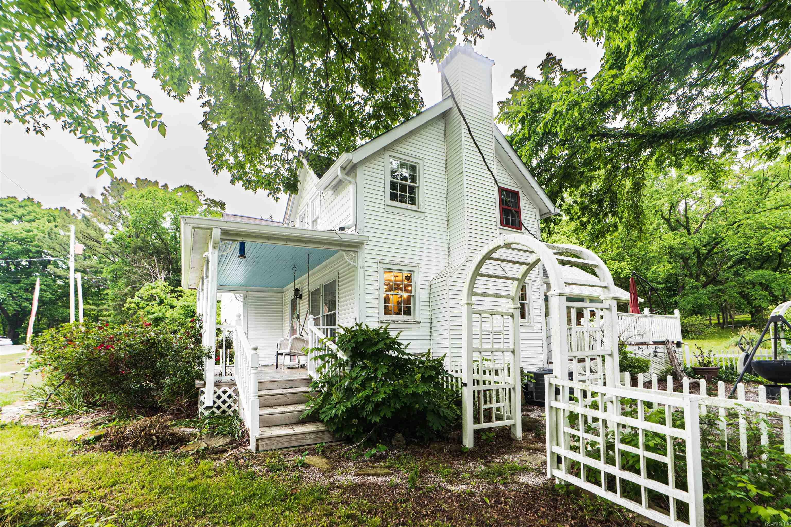 74  Church  Gilbert, AR