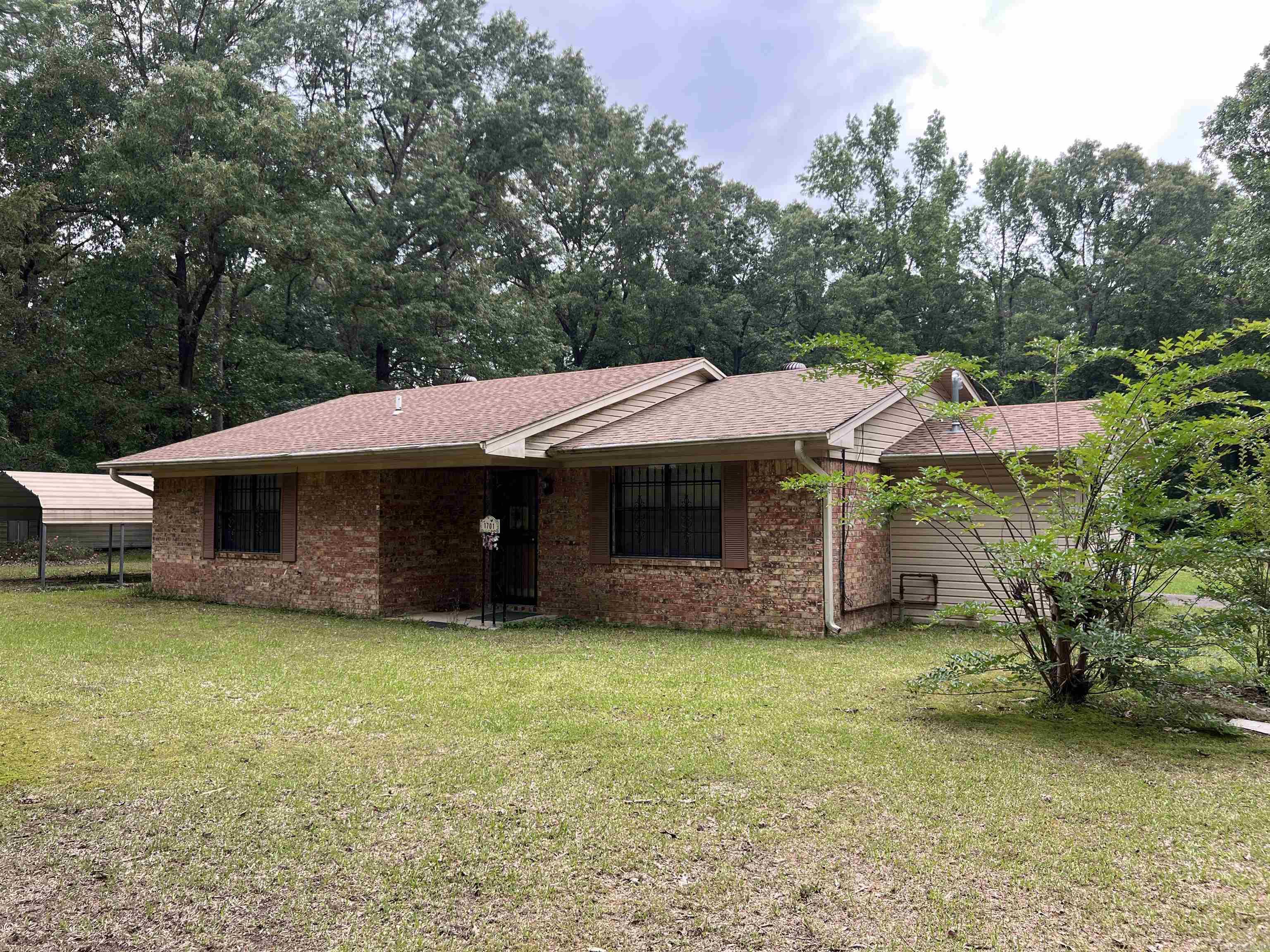 1701  Dixon  Pine Bluff, AR