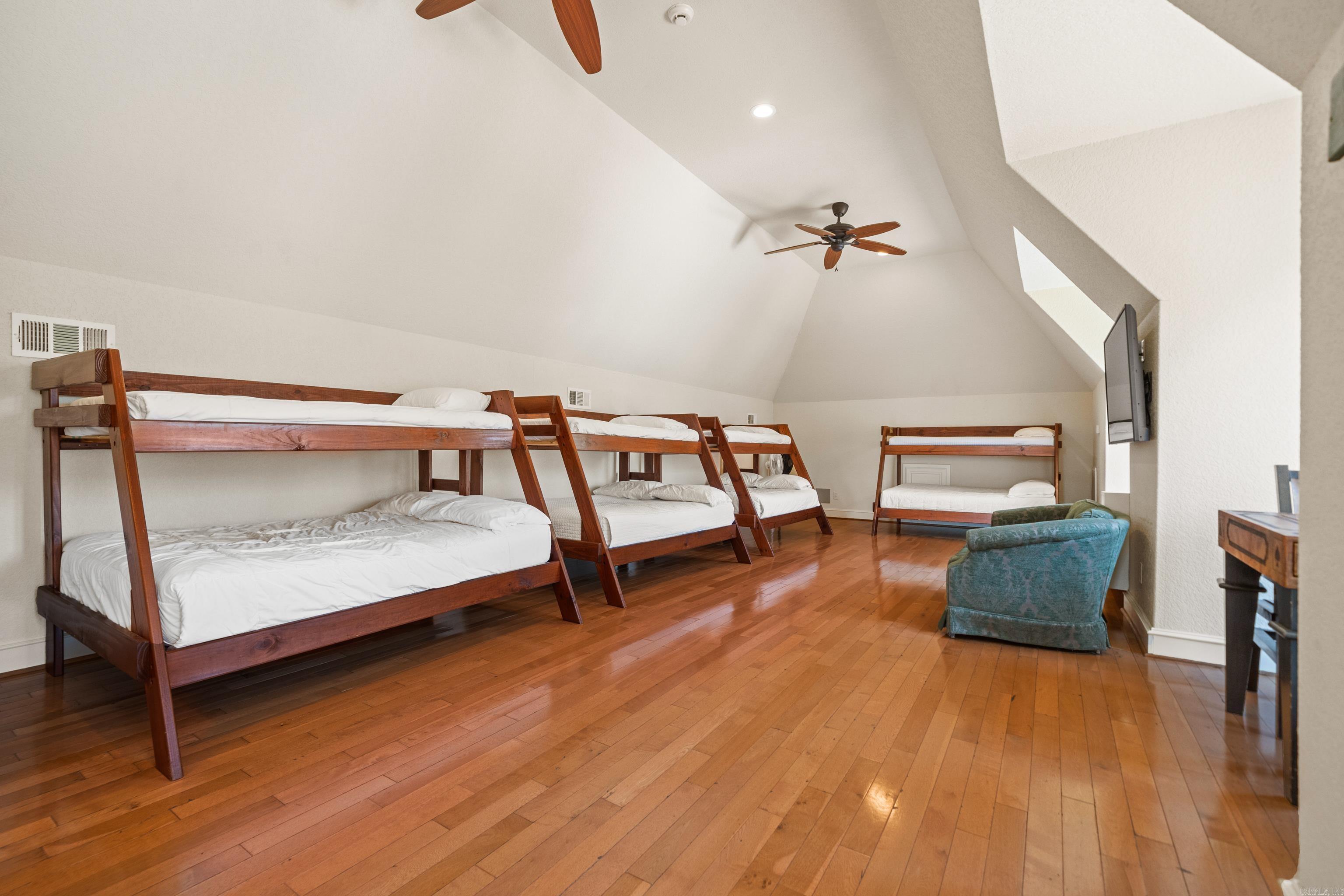 109  Roadrunner  Hot Springs, AR