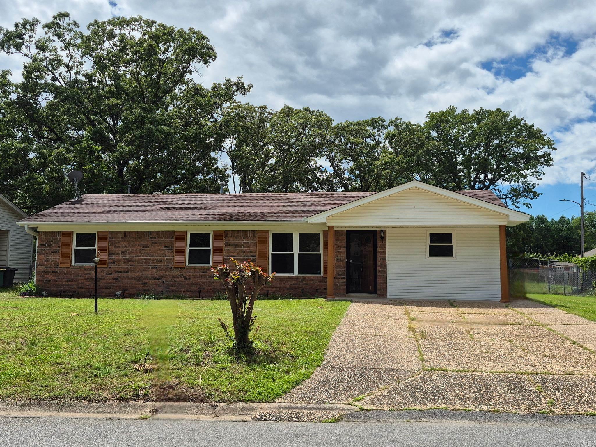 8921  CLAREMONT  Sherwood, AR