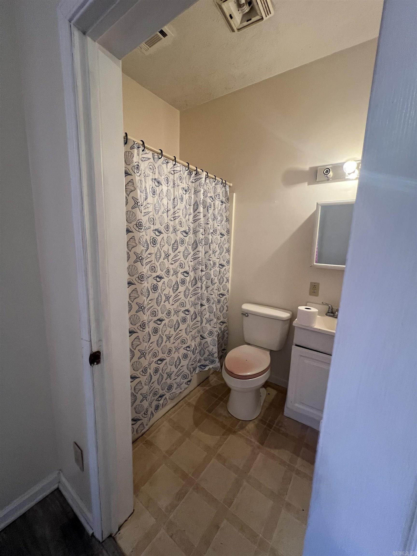 1124 E 2nd  Pine Bluff, AR
