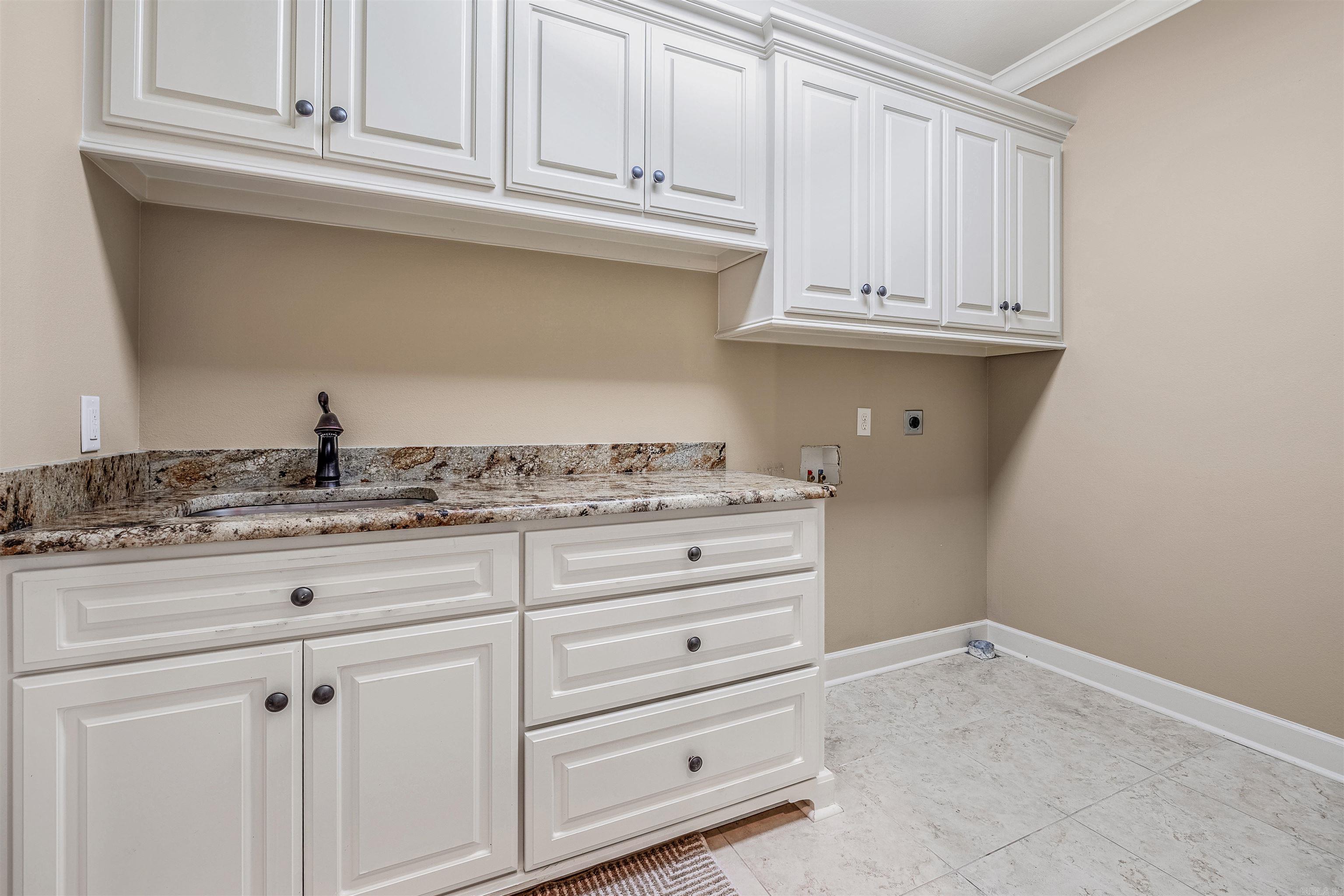 18  Winthrop Pt.  Little Rock, AR