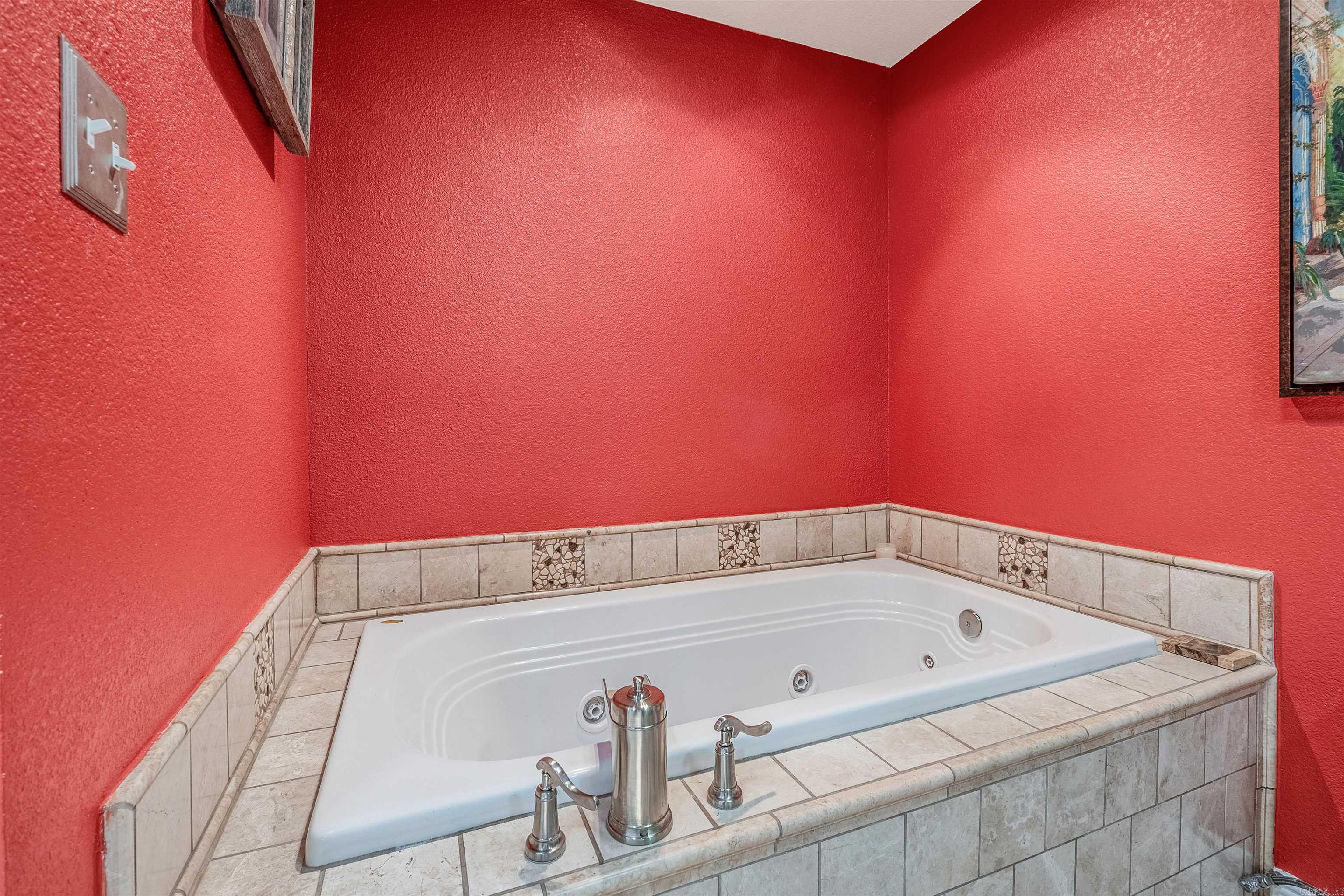 77  Stoneledge Drive  Maumelle, AR