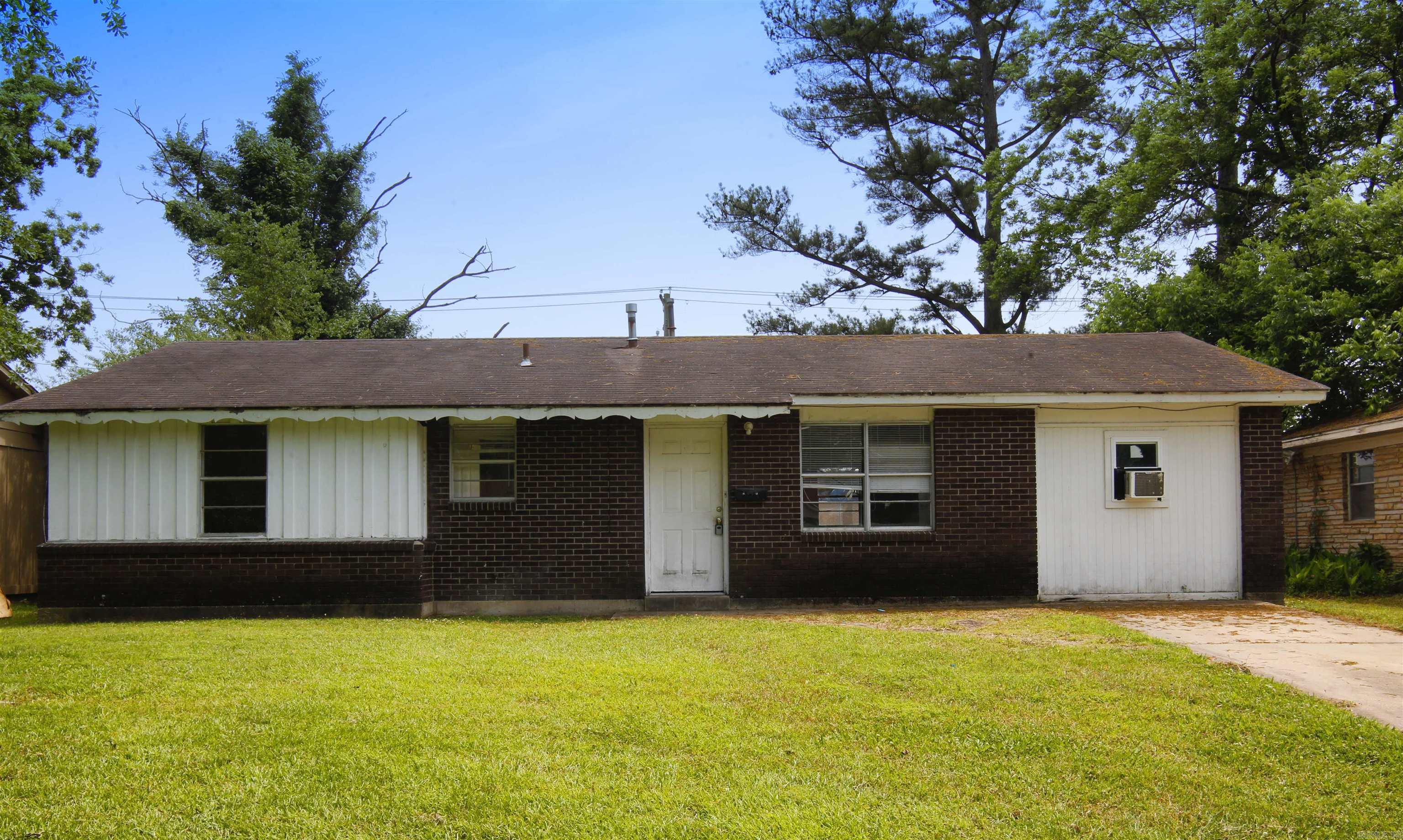 2406  Belmoor  Pine Bluff, AR