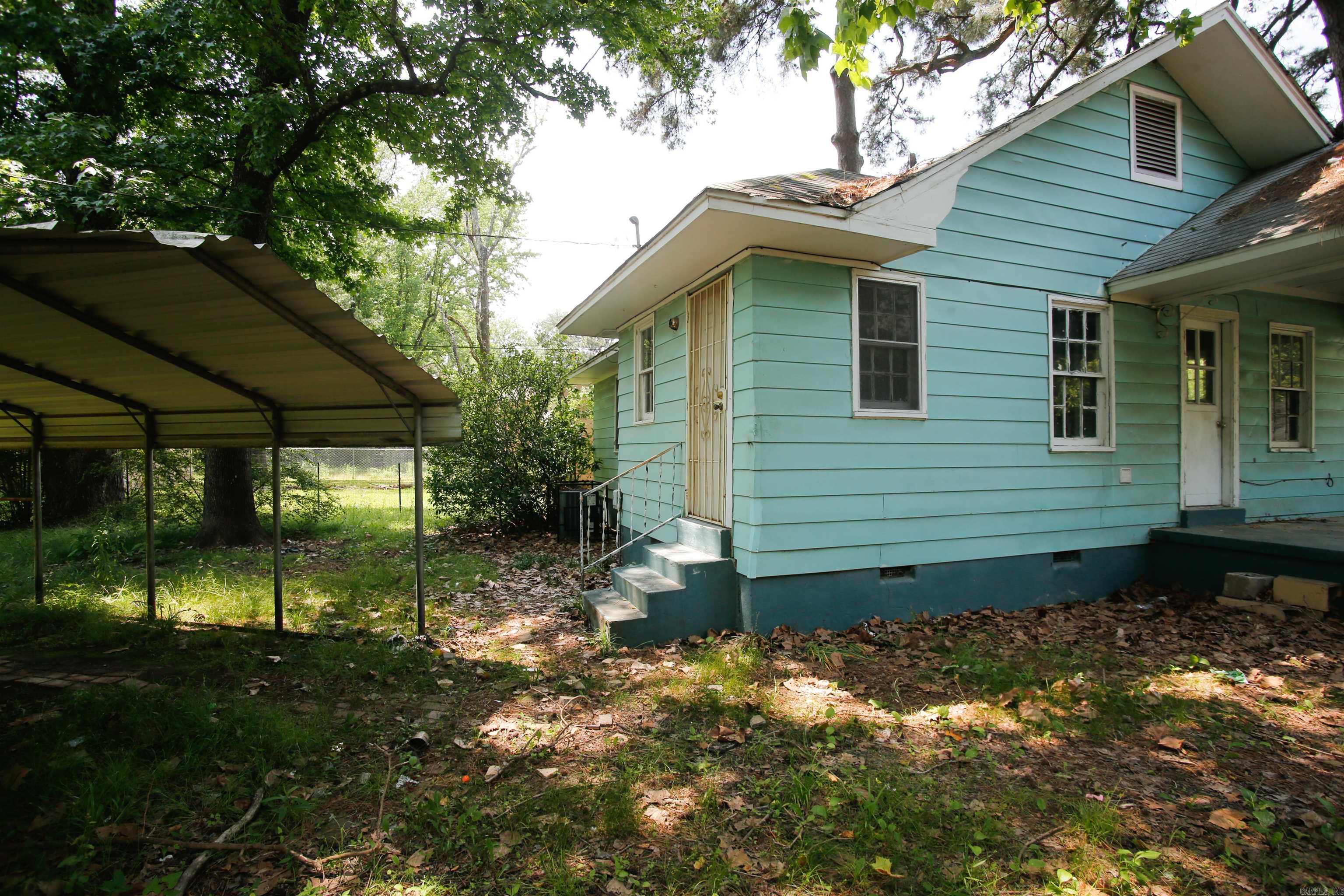 2004 W 24th  Pine Bluff, AR