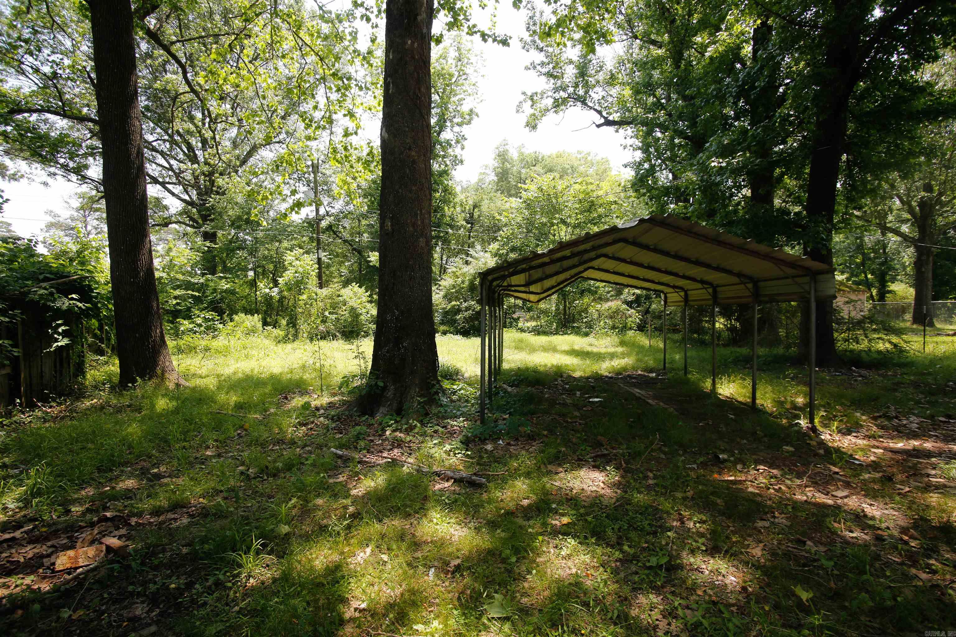 2004 W 24th  Pine Bluff, AR