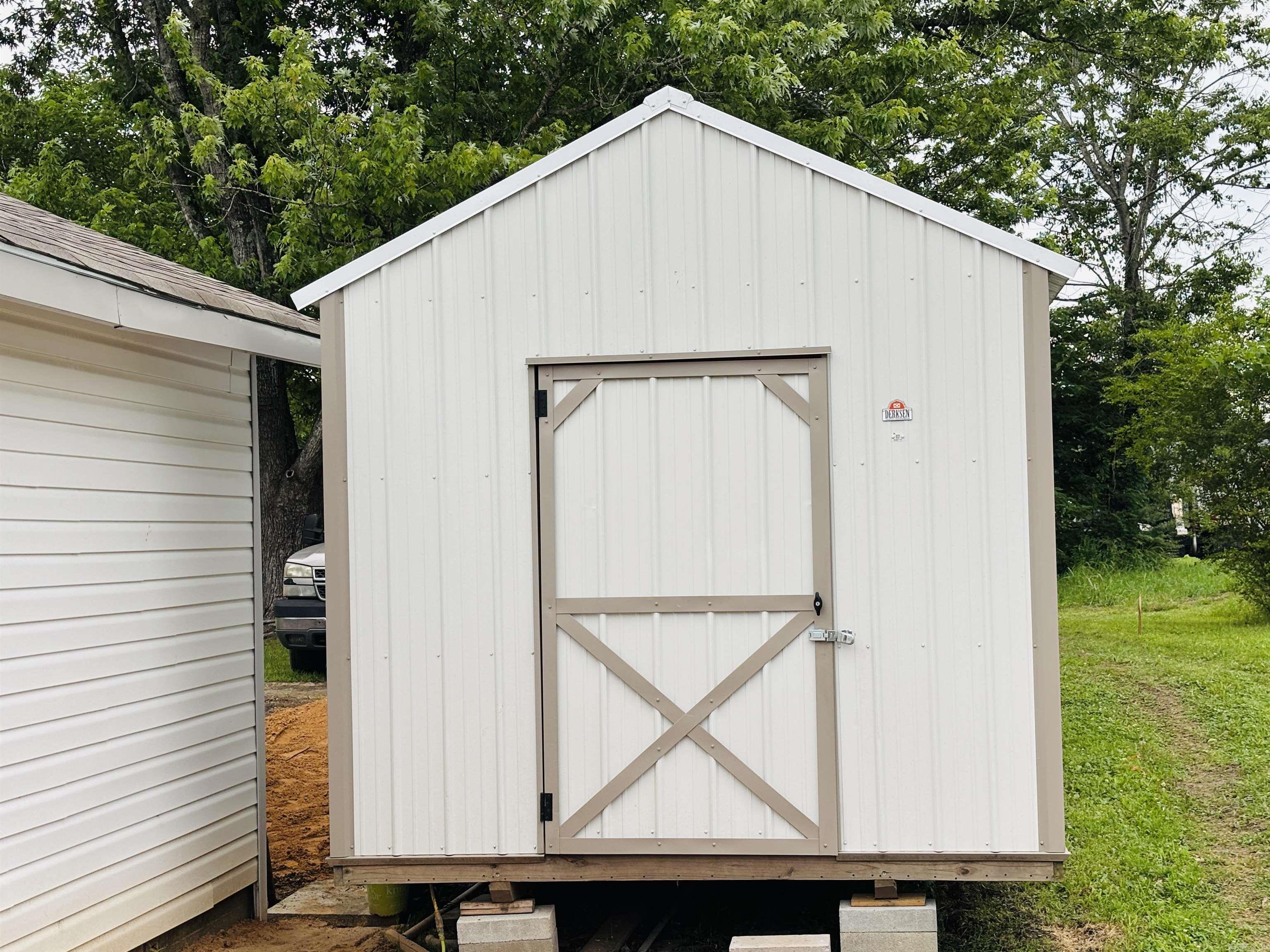 901 S Market  Benton, AR