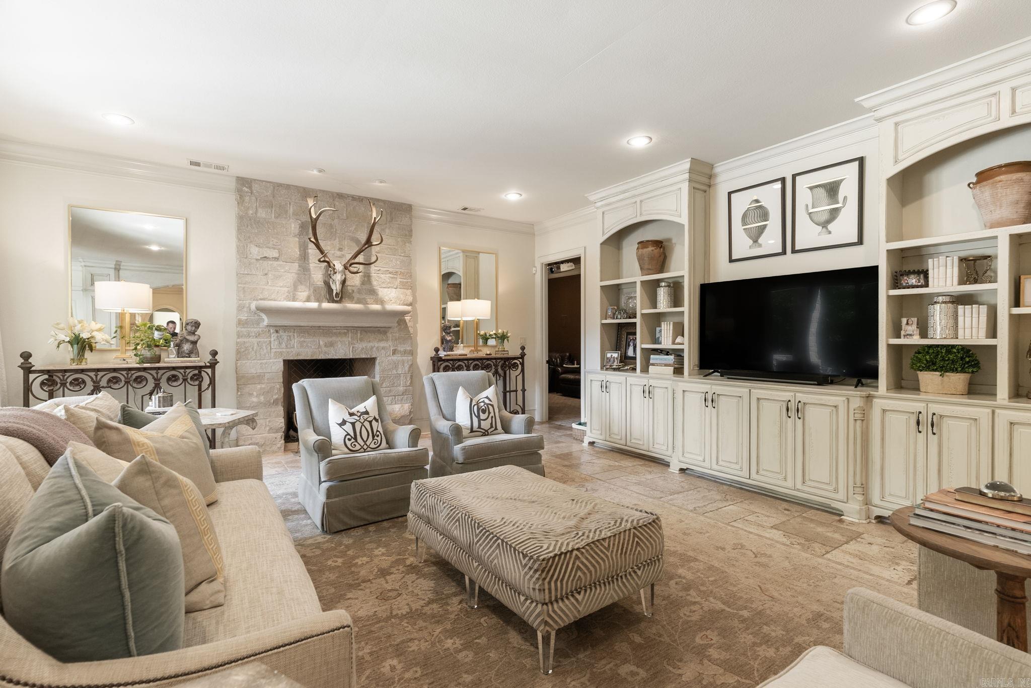 64  Sologne  Little Rock, AR