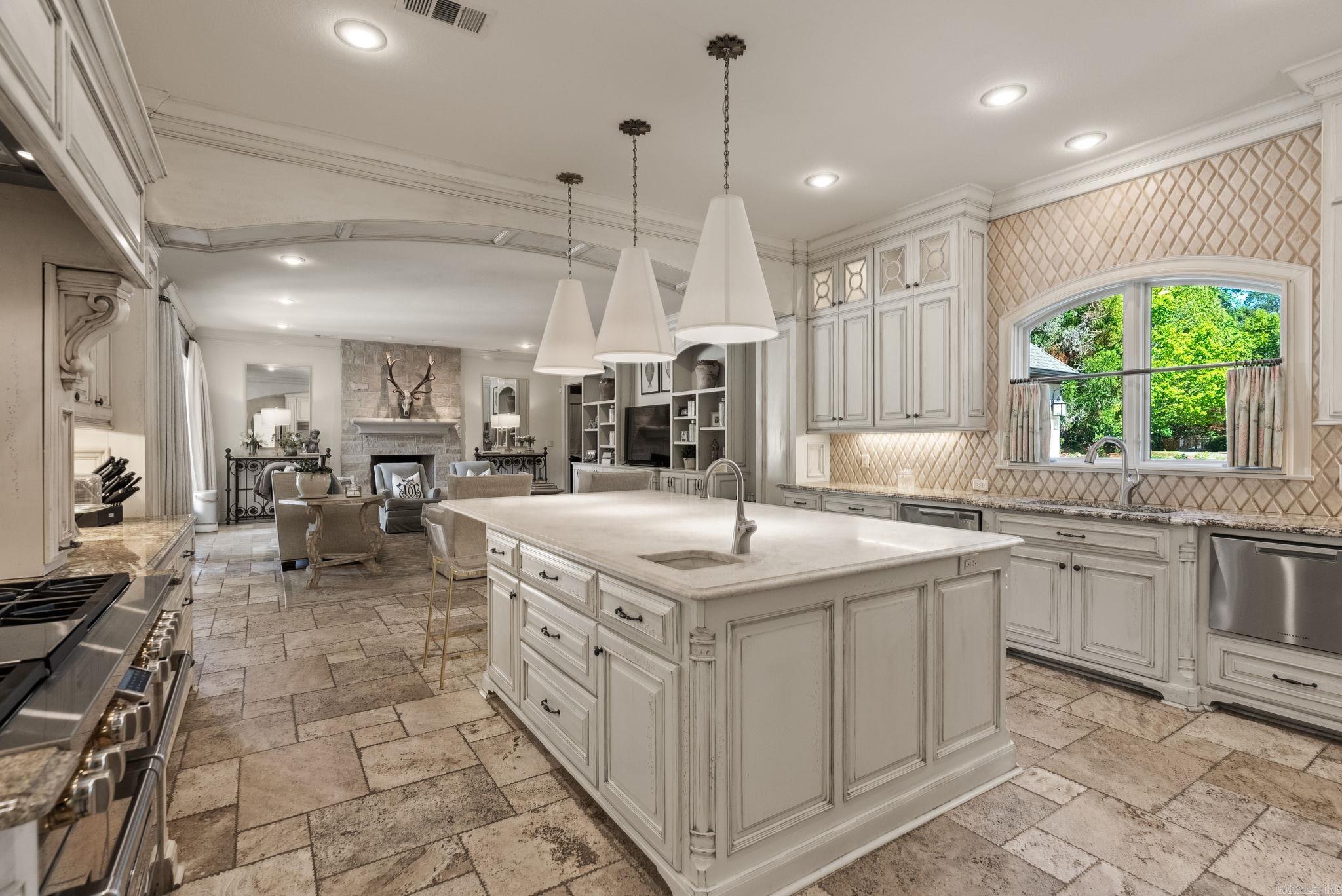 64  Sologne  Little Rock, AR