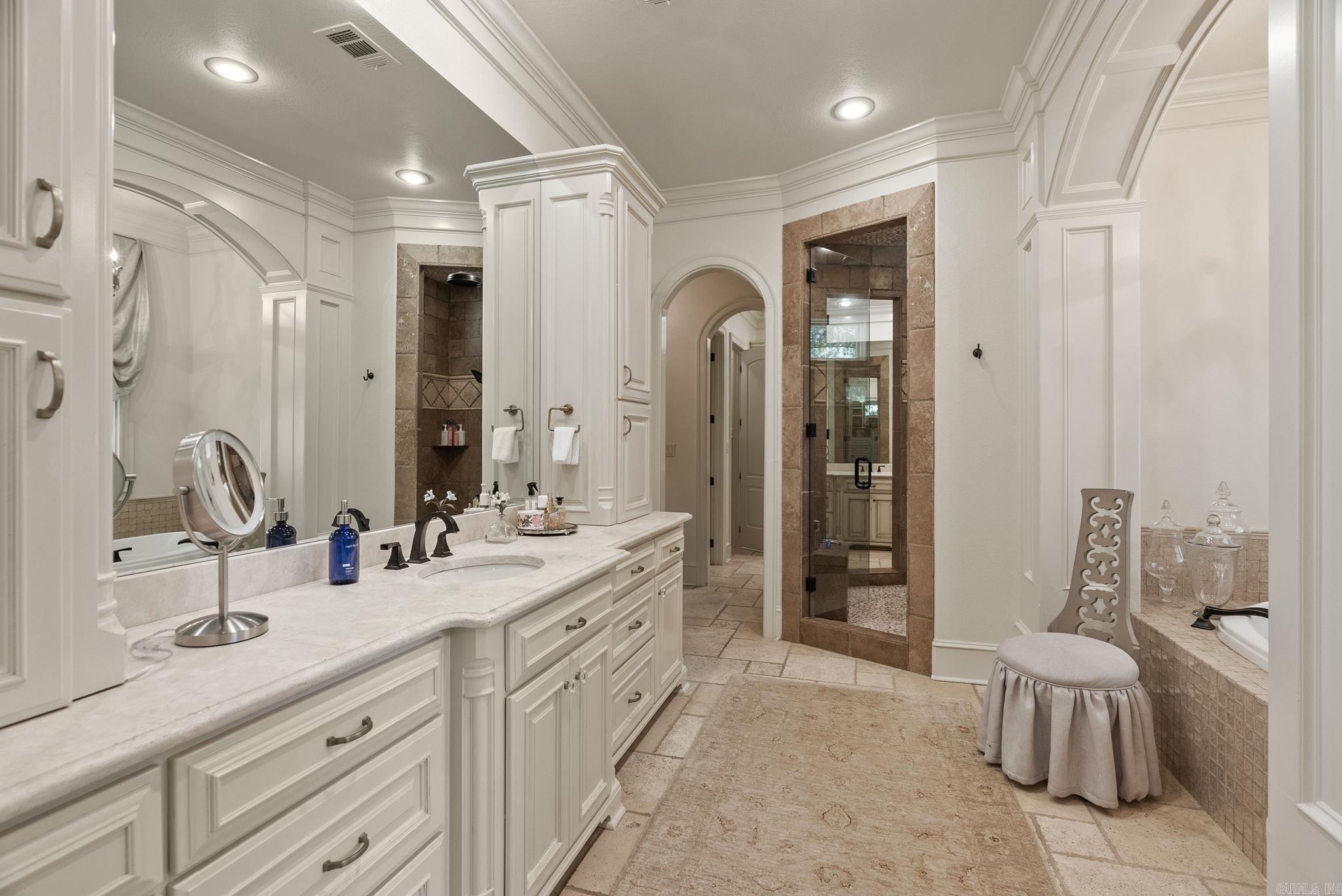 64  Sologne  Little Rock, AR