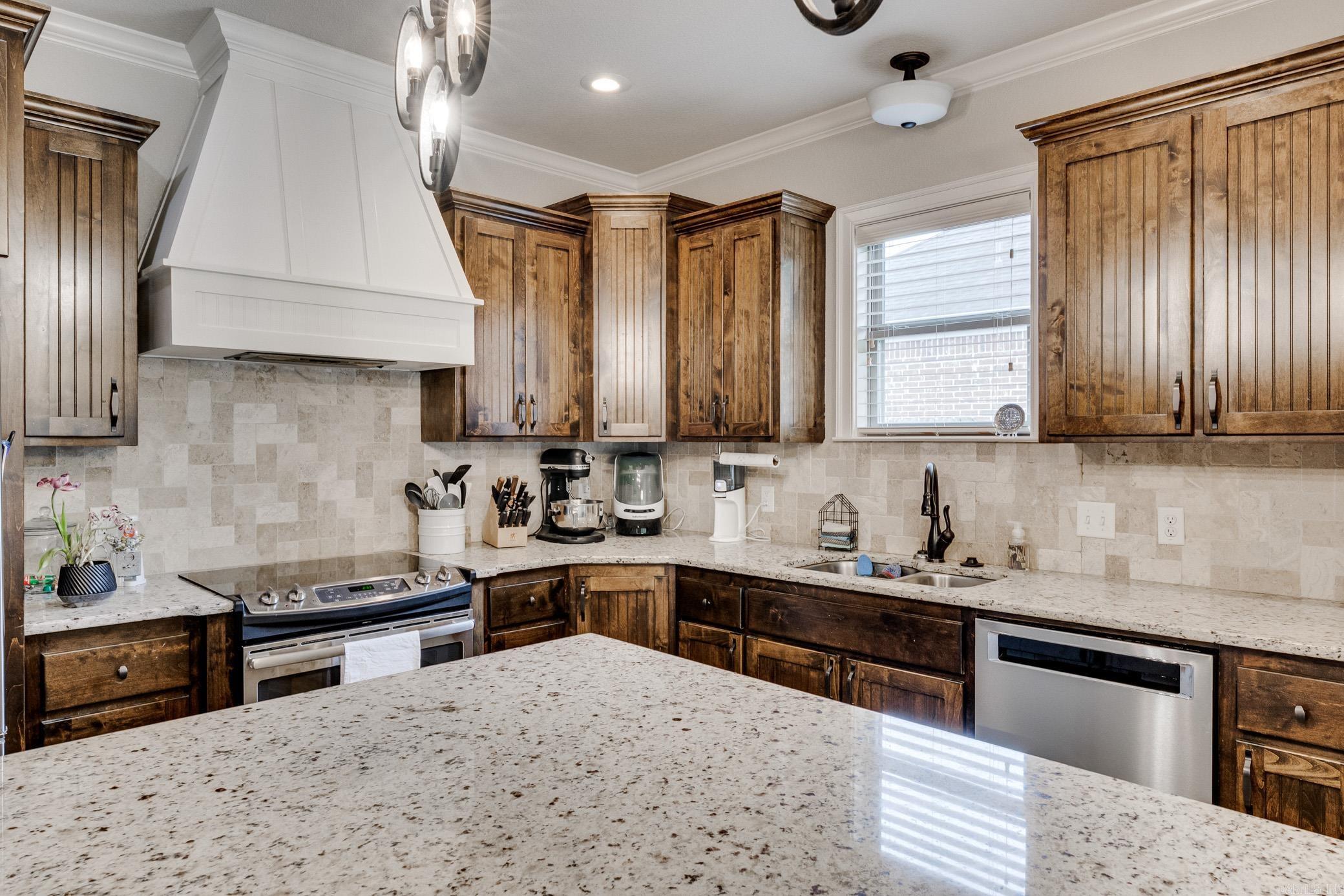 1715  Sylar  Conway, AR