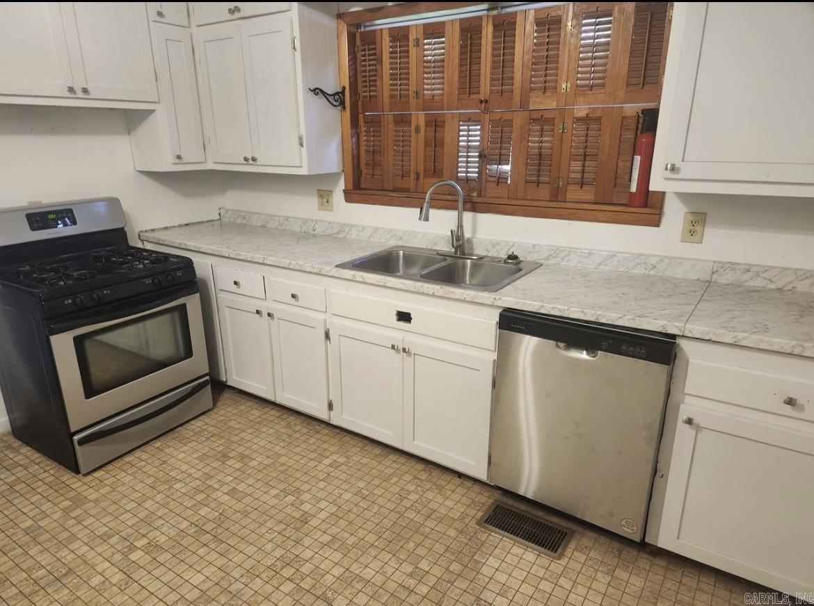 104 W Searcy  Searcy, AR