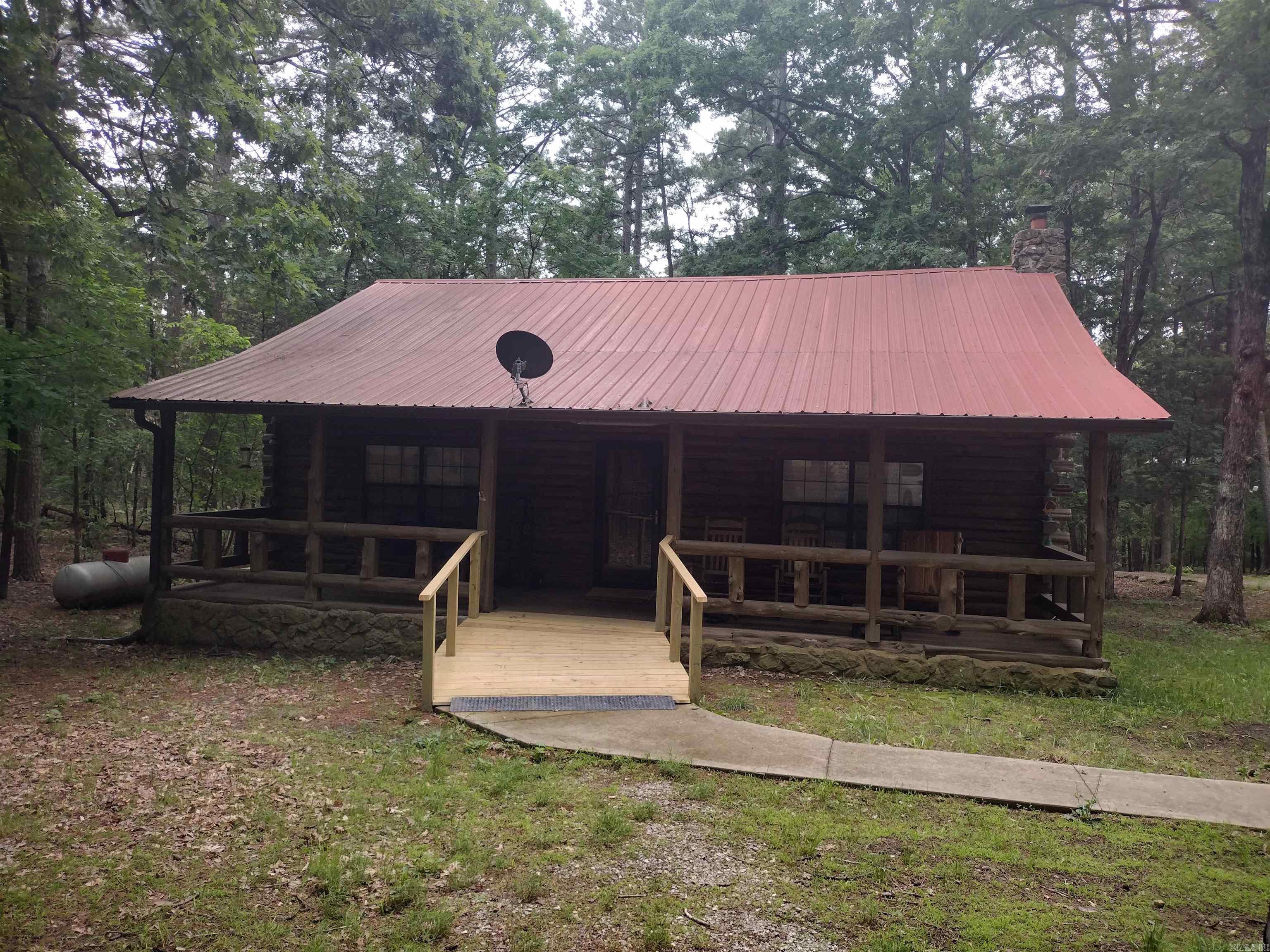 2290  Cove RD  Mountain View, AR
